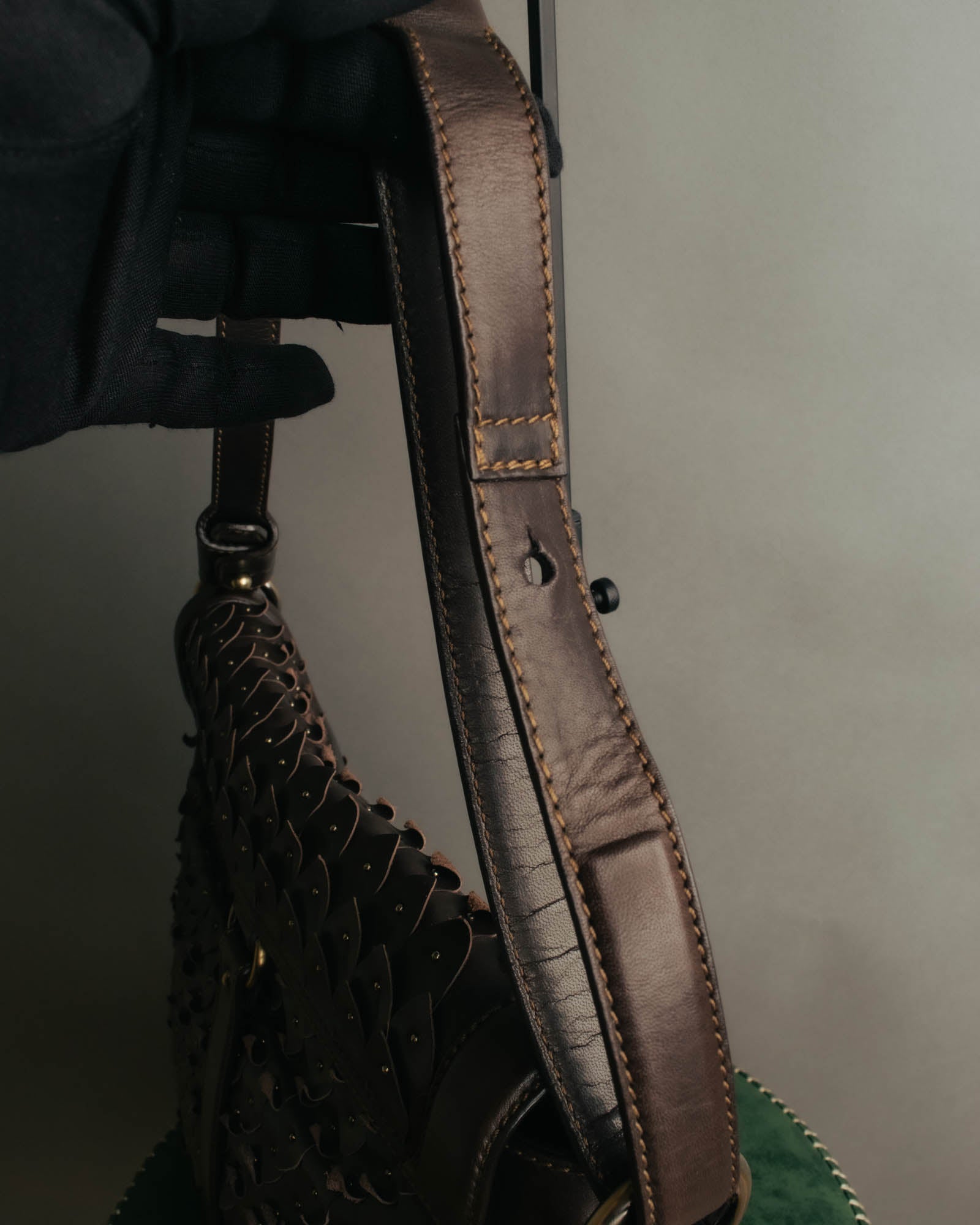 -SPECIAL- “Salvatore Ferragamo” 00’s-10’s Leather scale appliqué gancini shoulder bag