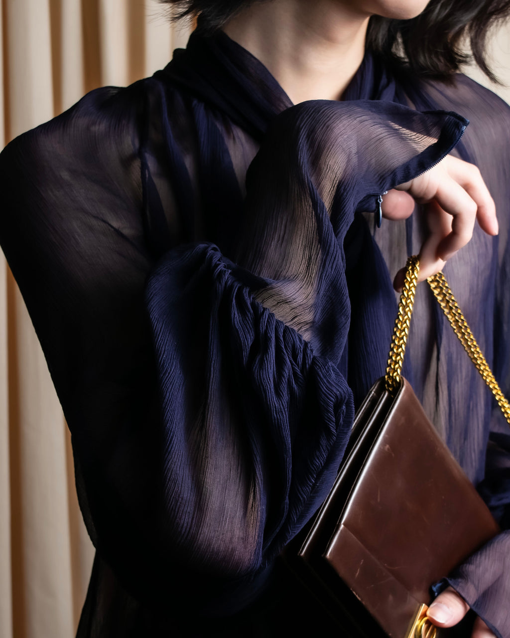 "HERMES" Bowtie detail balloon sleeve sheer pullover