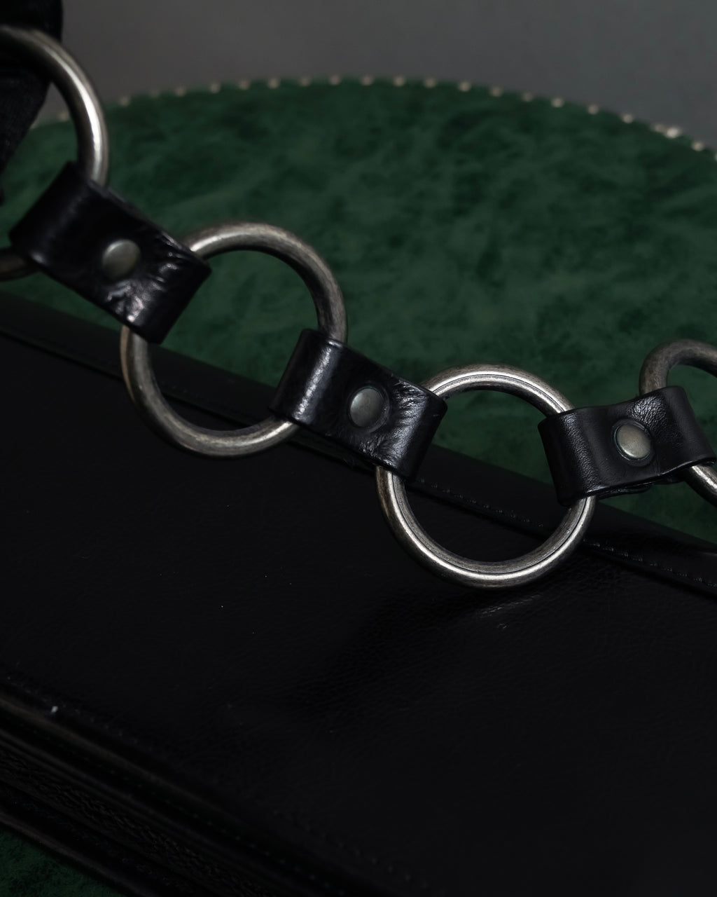 -SPECIAL- "YVES SAINT LAURENT"
00's Tom Ford period stacked ring design horizontal leather bag