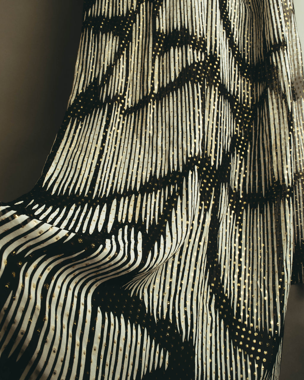 -SPECIAL- “GUCCI” 00’s-10’s Metallic printed sheer stole