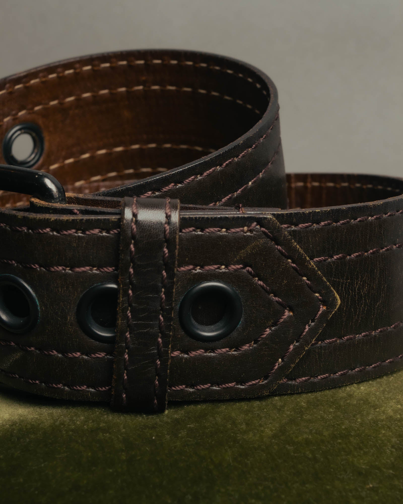 “Yves Saint Laurent” 00’s Wide eyelet leather belt