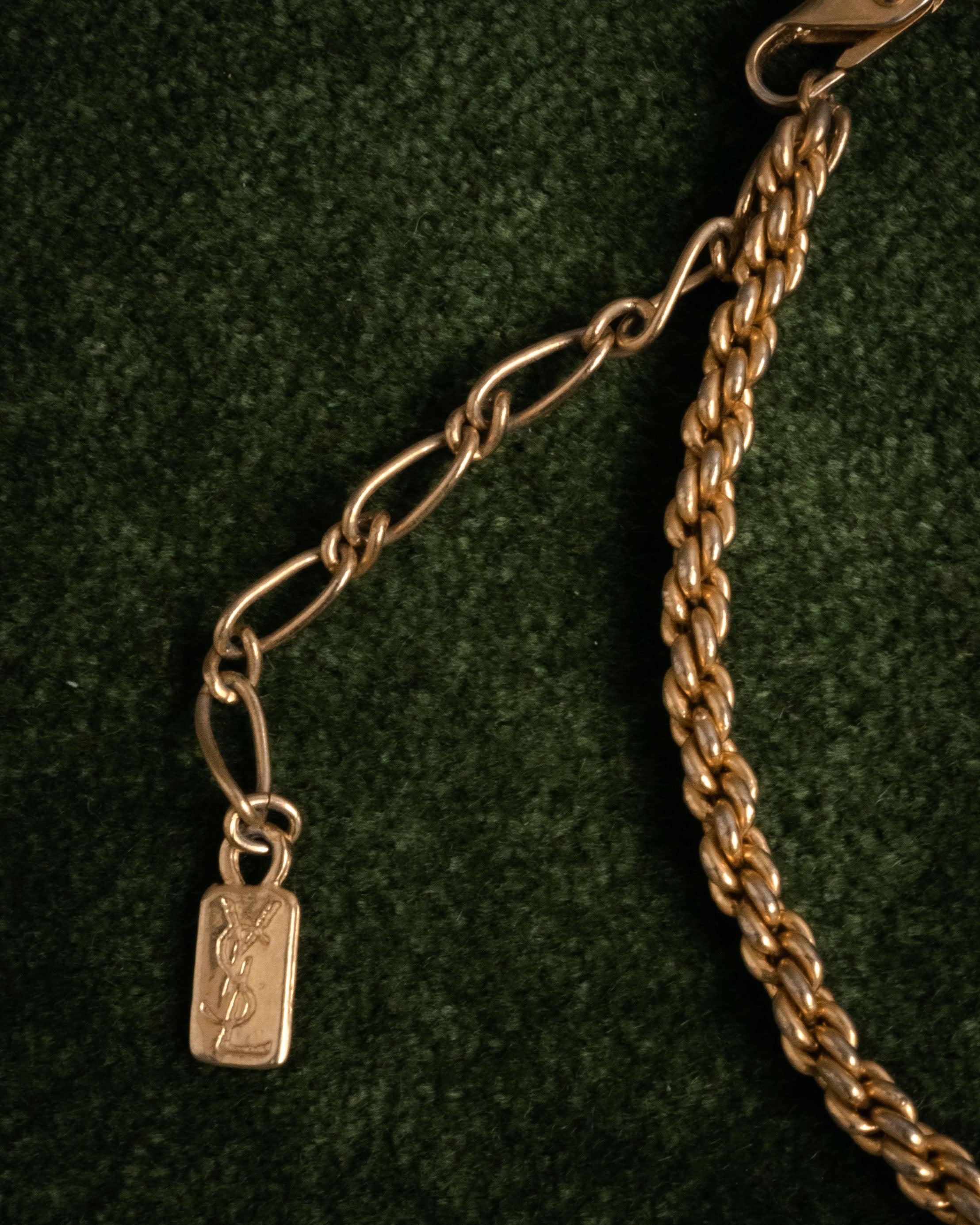 “Yves Saint Laurent” 90’s Cameo medallion rope chain necklace