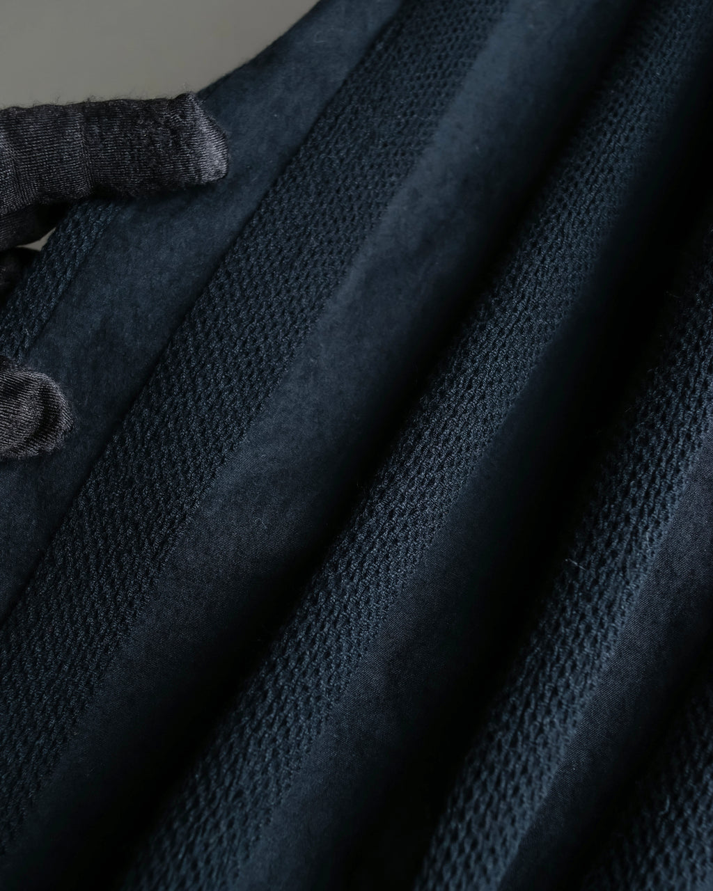 "ISSEY MIYAKE FETE" Fabric change stripe pattern wide slacks