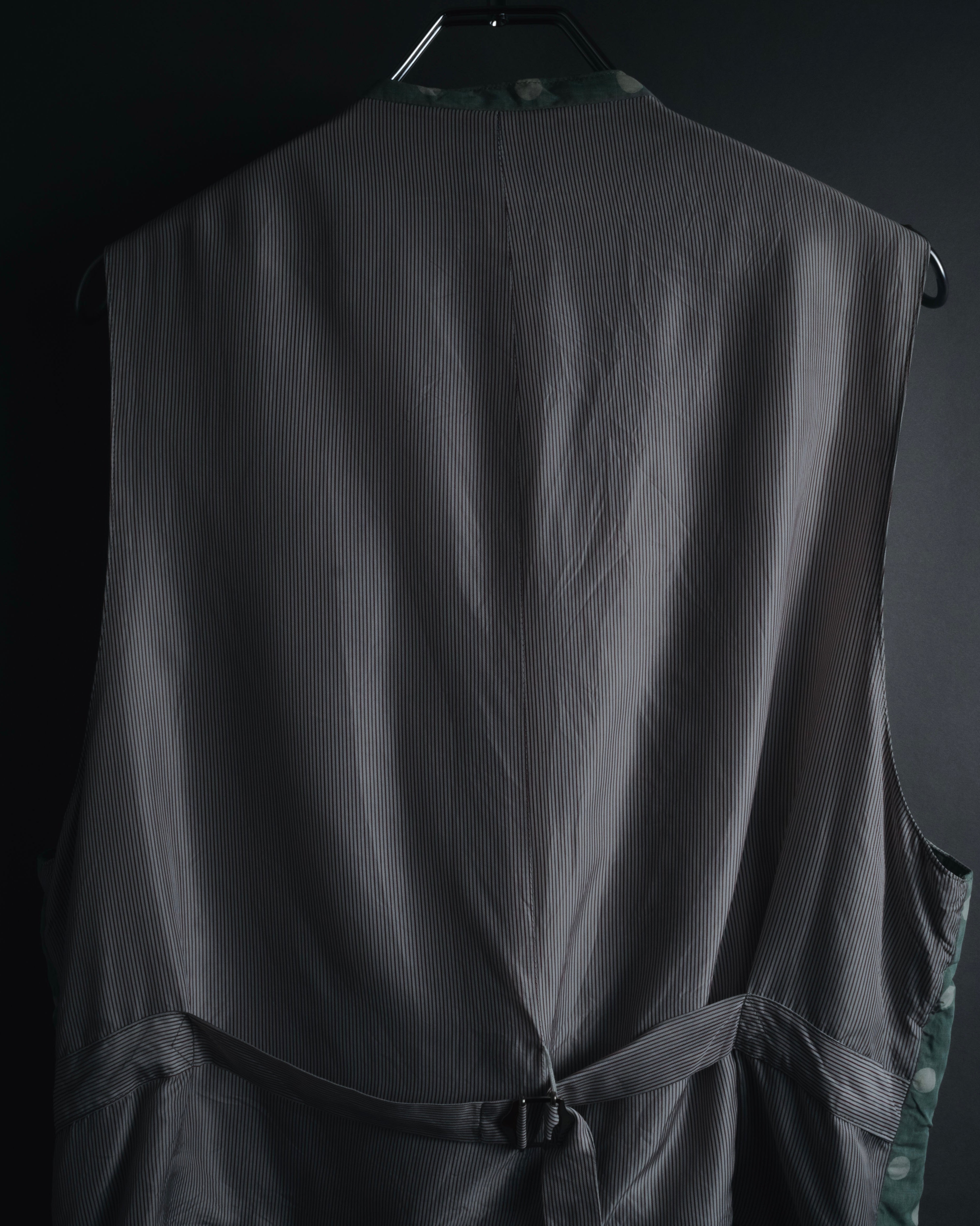 "COMME des GARÇONS HOMME"
Early 90s polka-dot rayon tailored vest