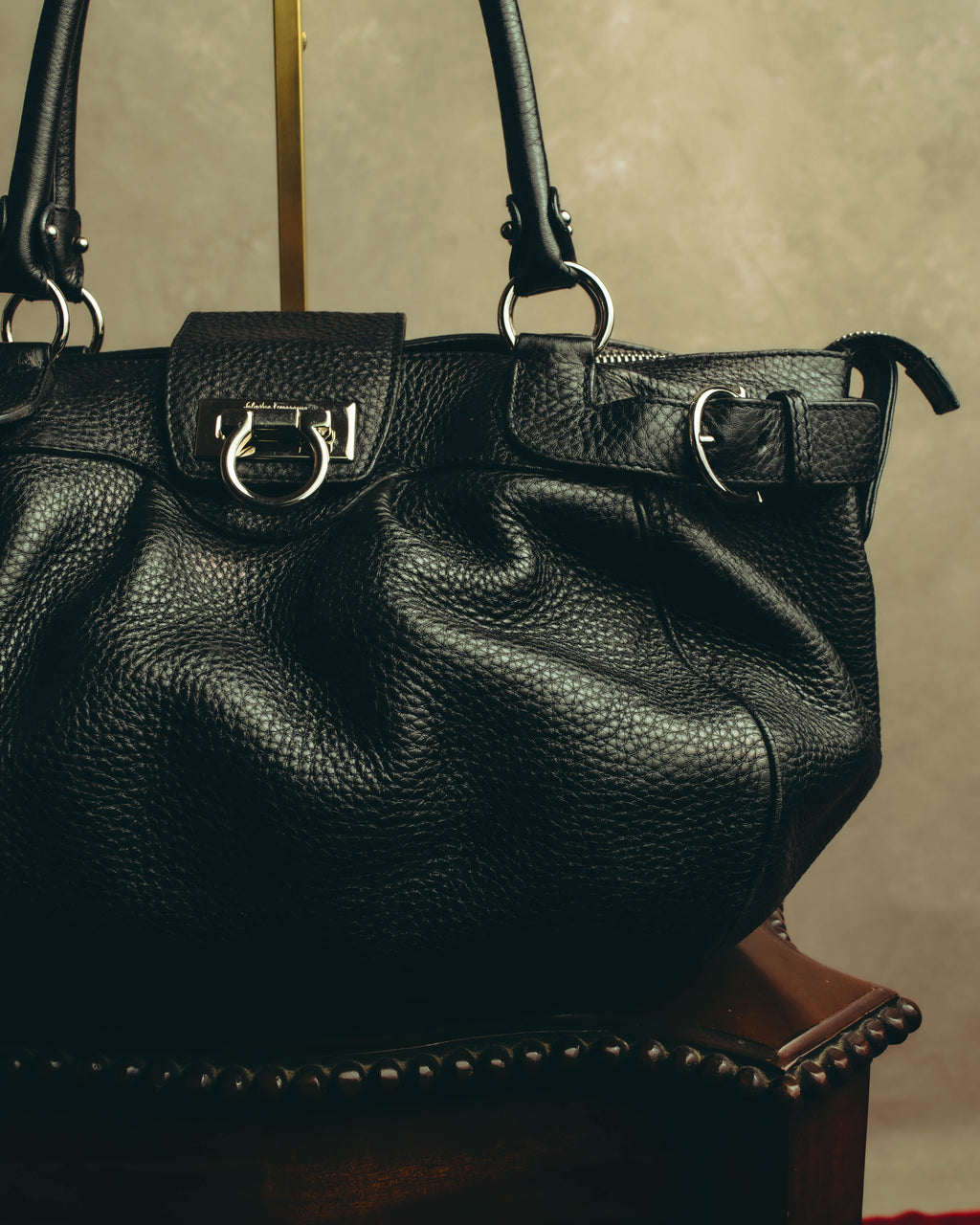 “Salvatore Ferragamo” 00’s-10’s Gancini pebbled leather handbag