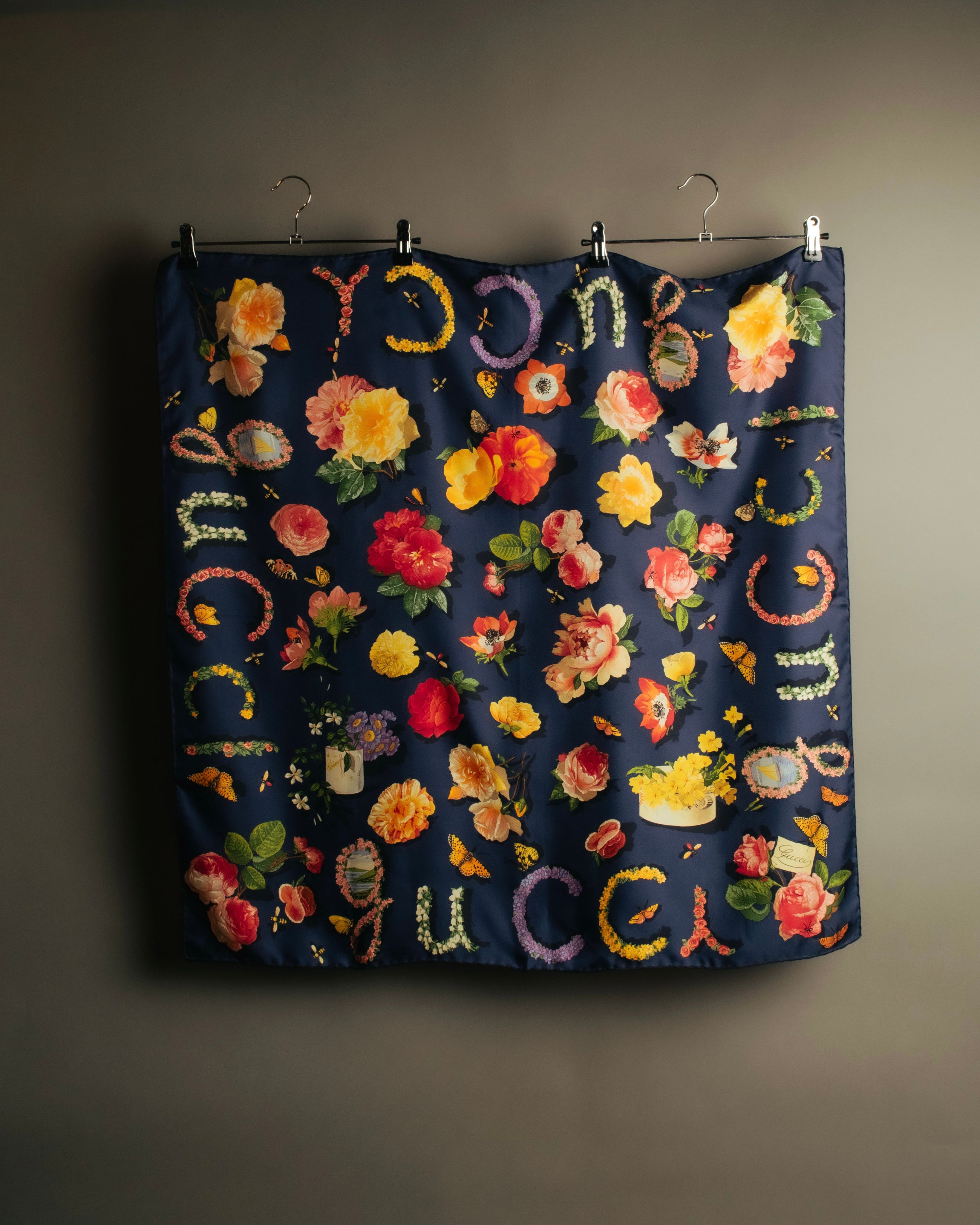“GUCCI” 90’s-00’s Flora logo silk scarf