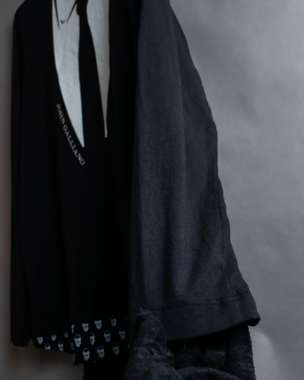 "John Galliano" Tie motif trompe l'oeil design pullover