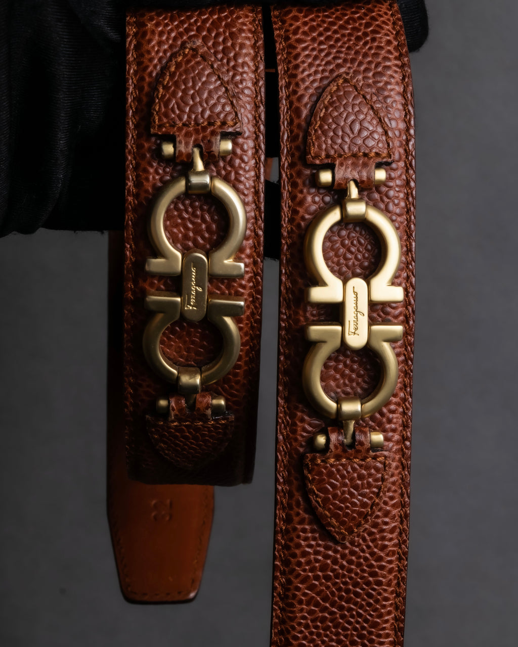 "Salvatore Ferragamo" Gancini motif chain design leather belt