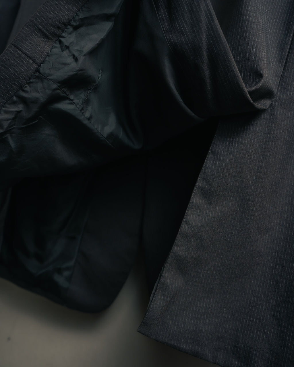 -MOOD Vintage Collections-
90’s Pinstripe wool tailored jacket
by Yves Saint Laurent pour homme