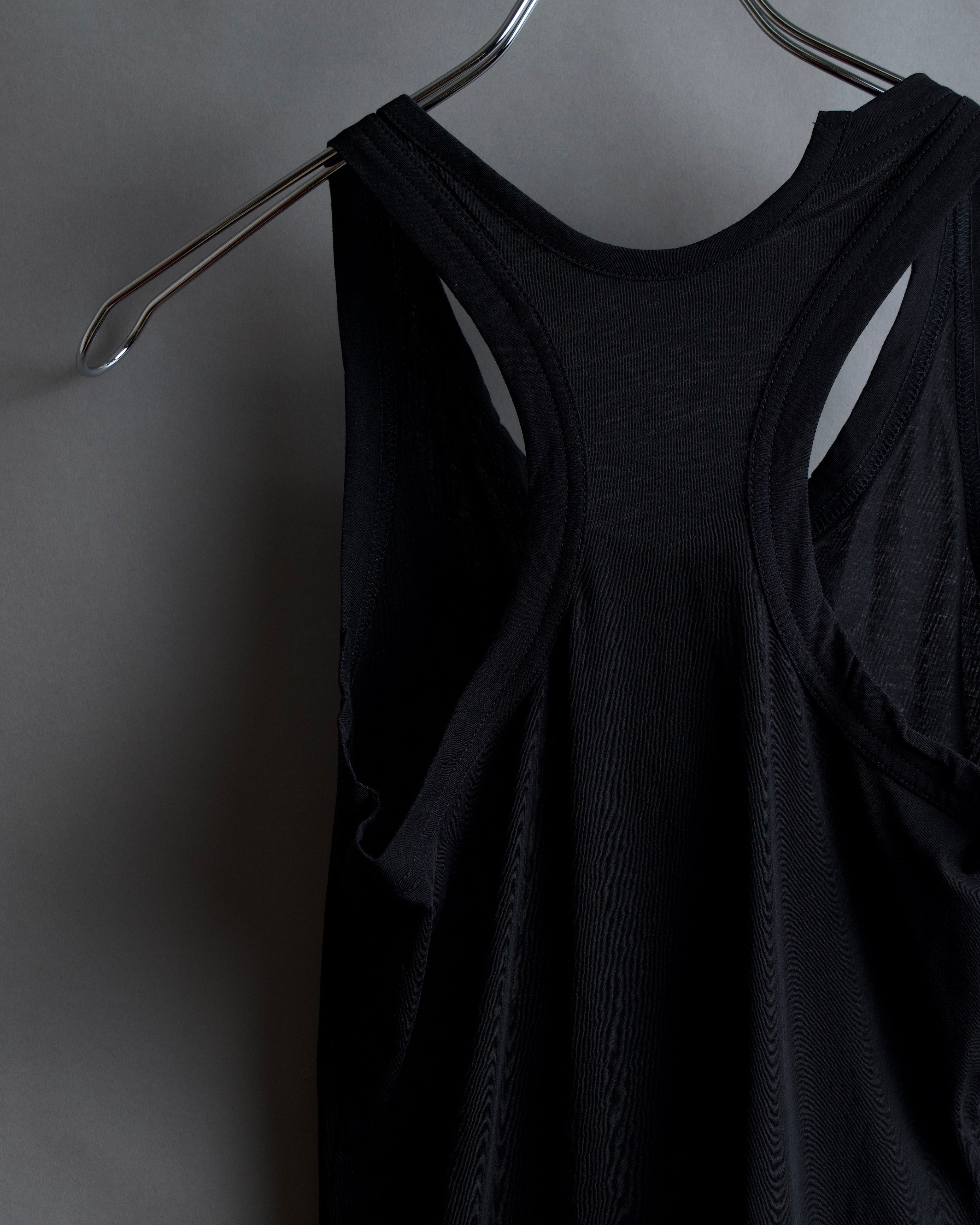 "YOHJI YAMAMOTO FEMME" 13SS
Shoulder cutting sleeveless pullover