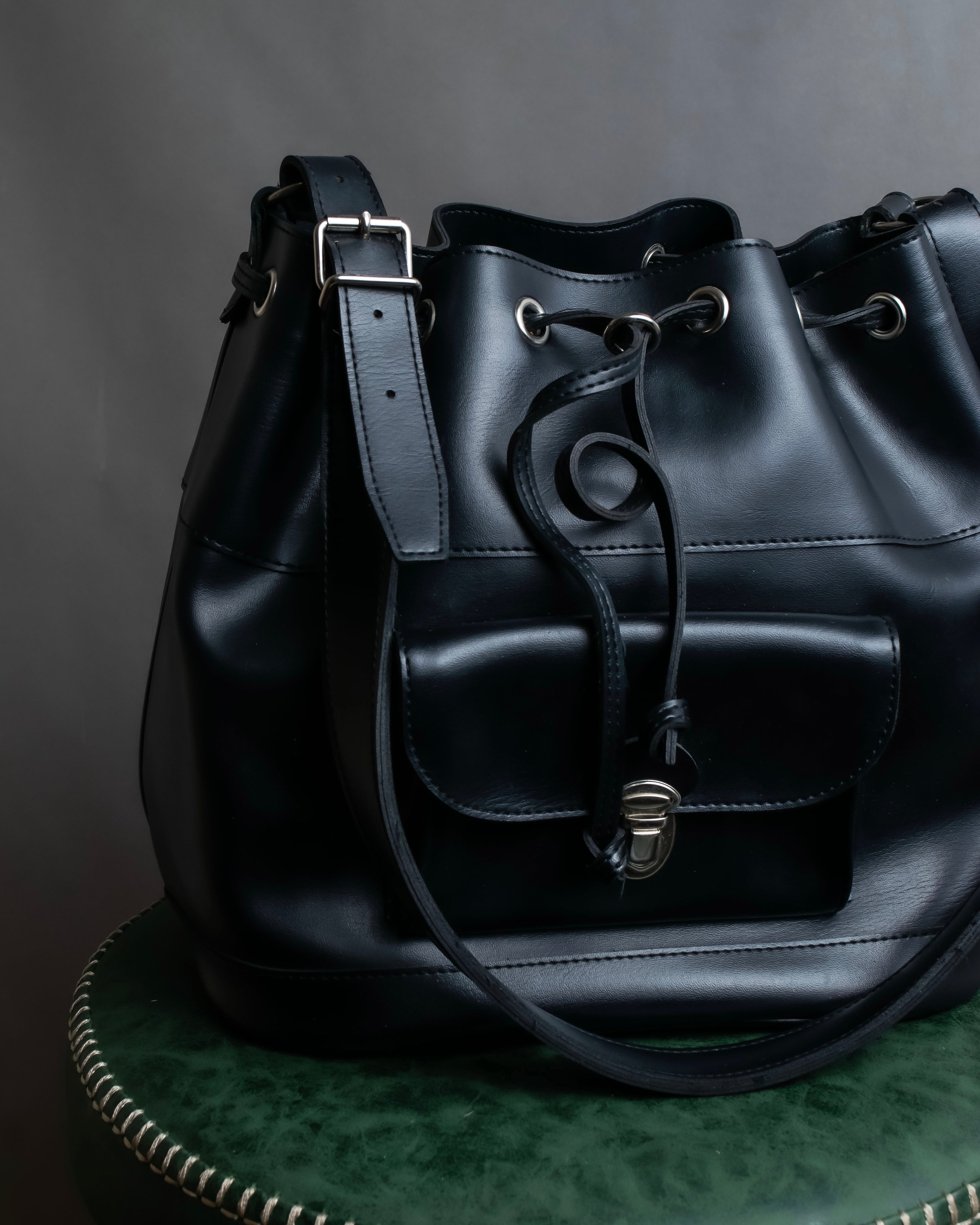 "COMME des GARCONS" Drawcord strings design PVC leather bag