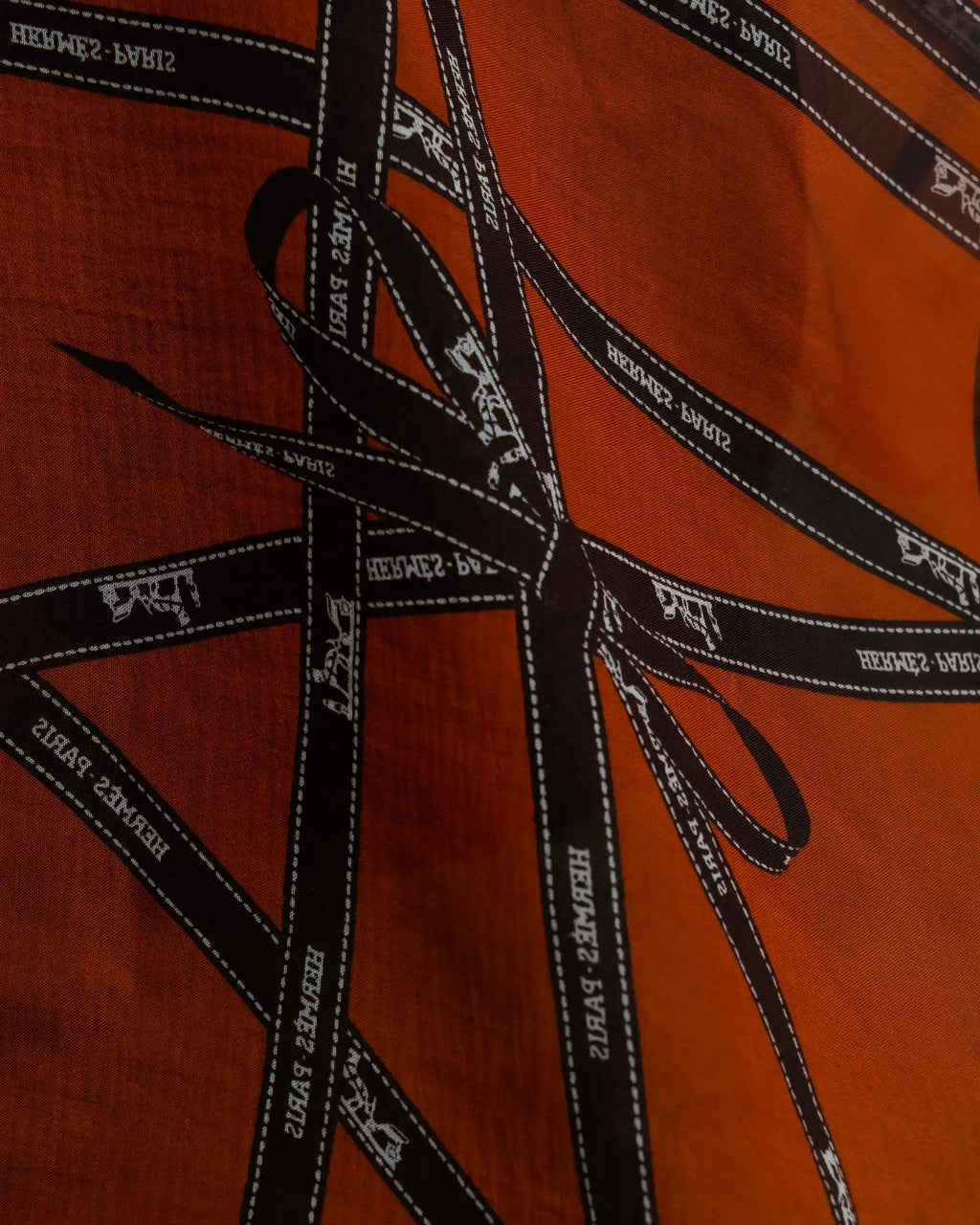"HERMES" Logo engraved ribbon design scarf