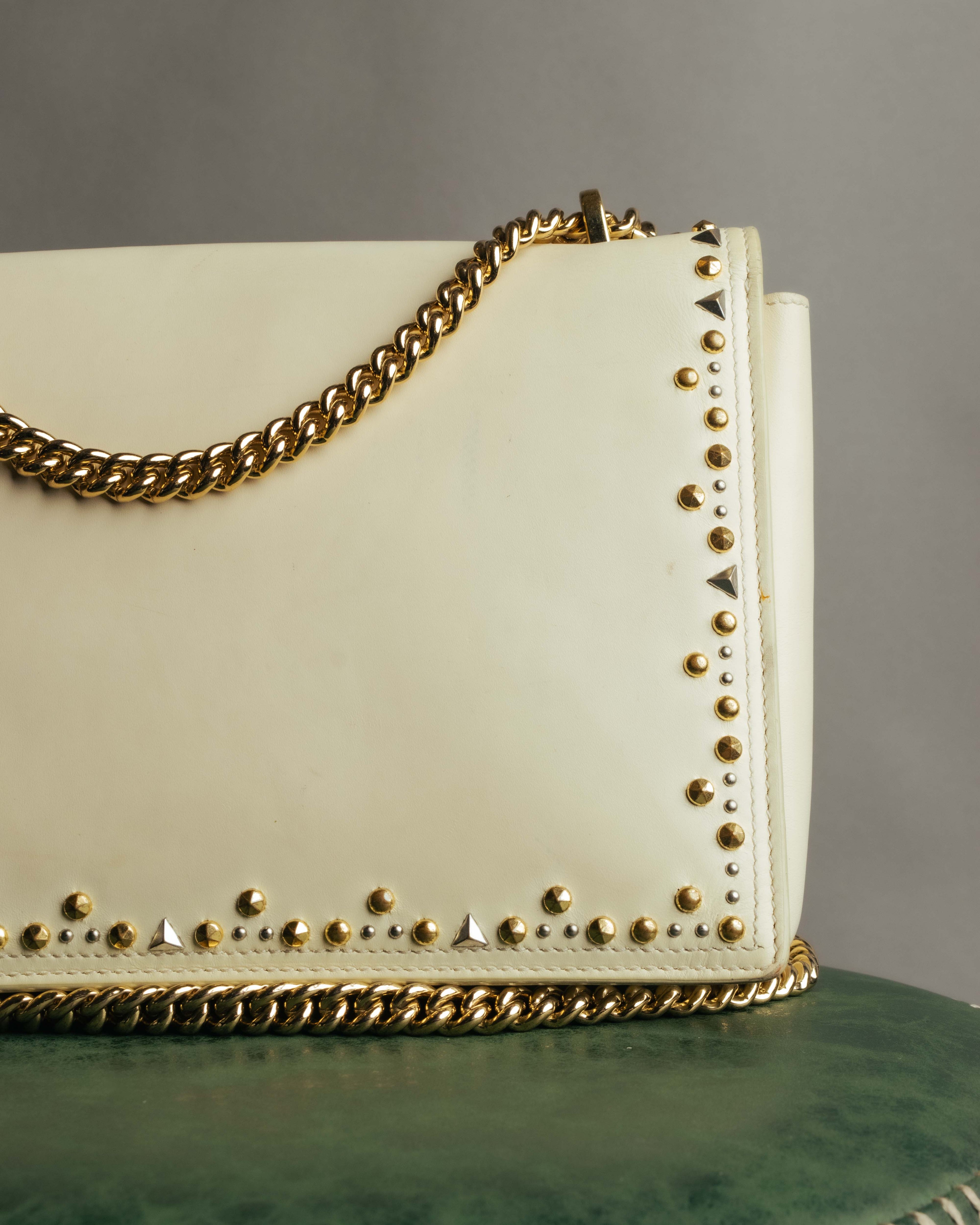-SPECIAL- “Salvatore Ferragamo” 2015-2017 Vara studded chain shoulder bag