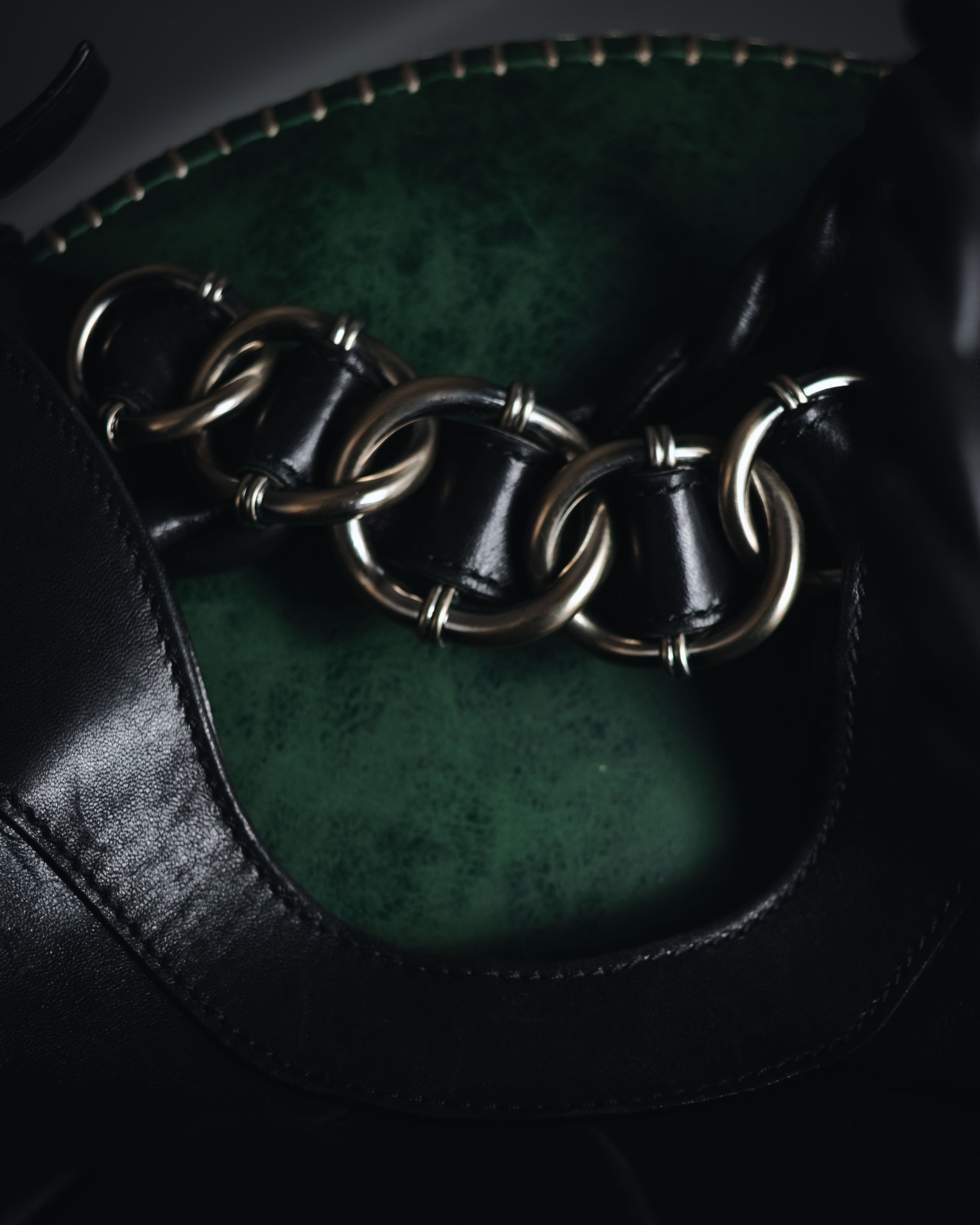 –SPECIAL– "Salvatore Ferragamo"
00’s Gancini gathered leather hobo bag