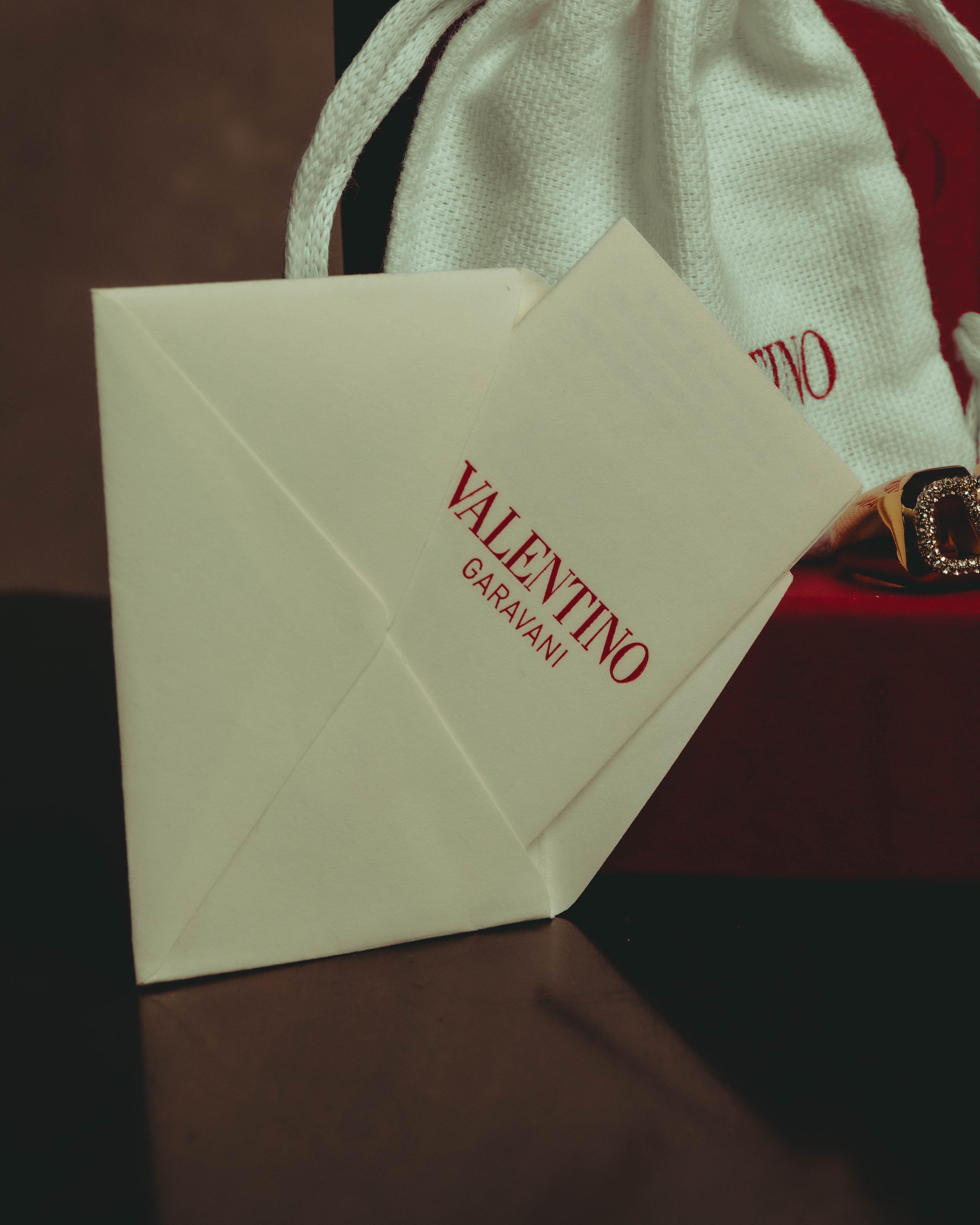 –SPECIAL– "Valentino Garavani" 20's Swarovski crystal embellished statement ring