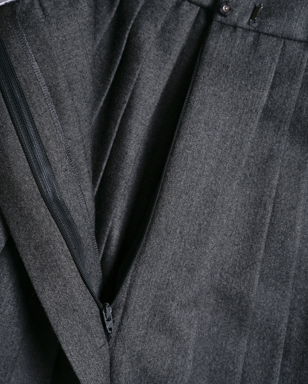Christian Dior (SAMPLE)/ Archived Pure Wool Luxury Long Pleats Skirt Gray