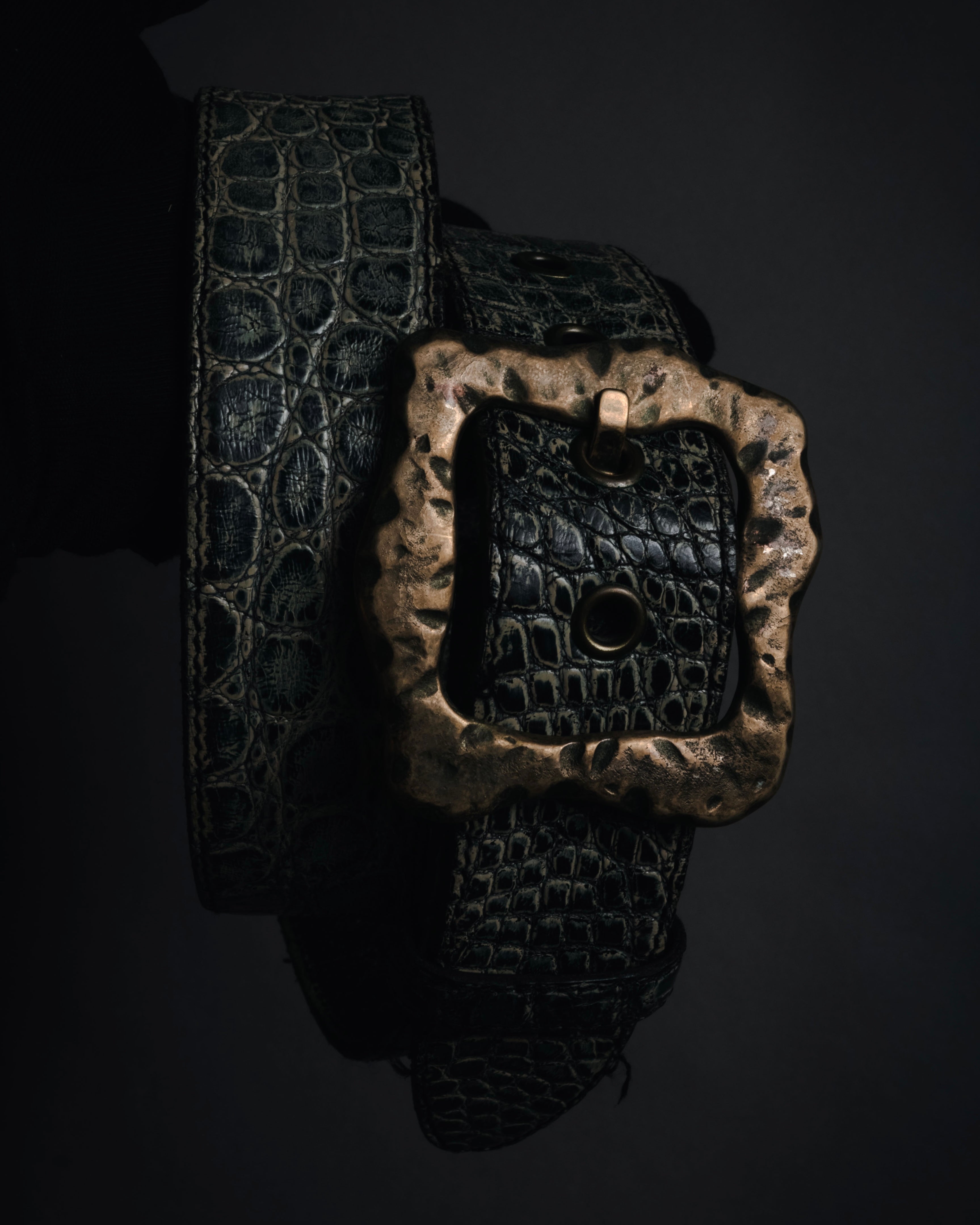 "DOLCE & GABBANA" 2003-08 Distressed croc-embossed hammered buckle belt