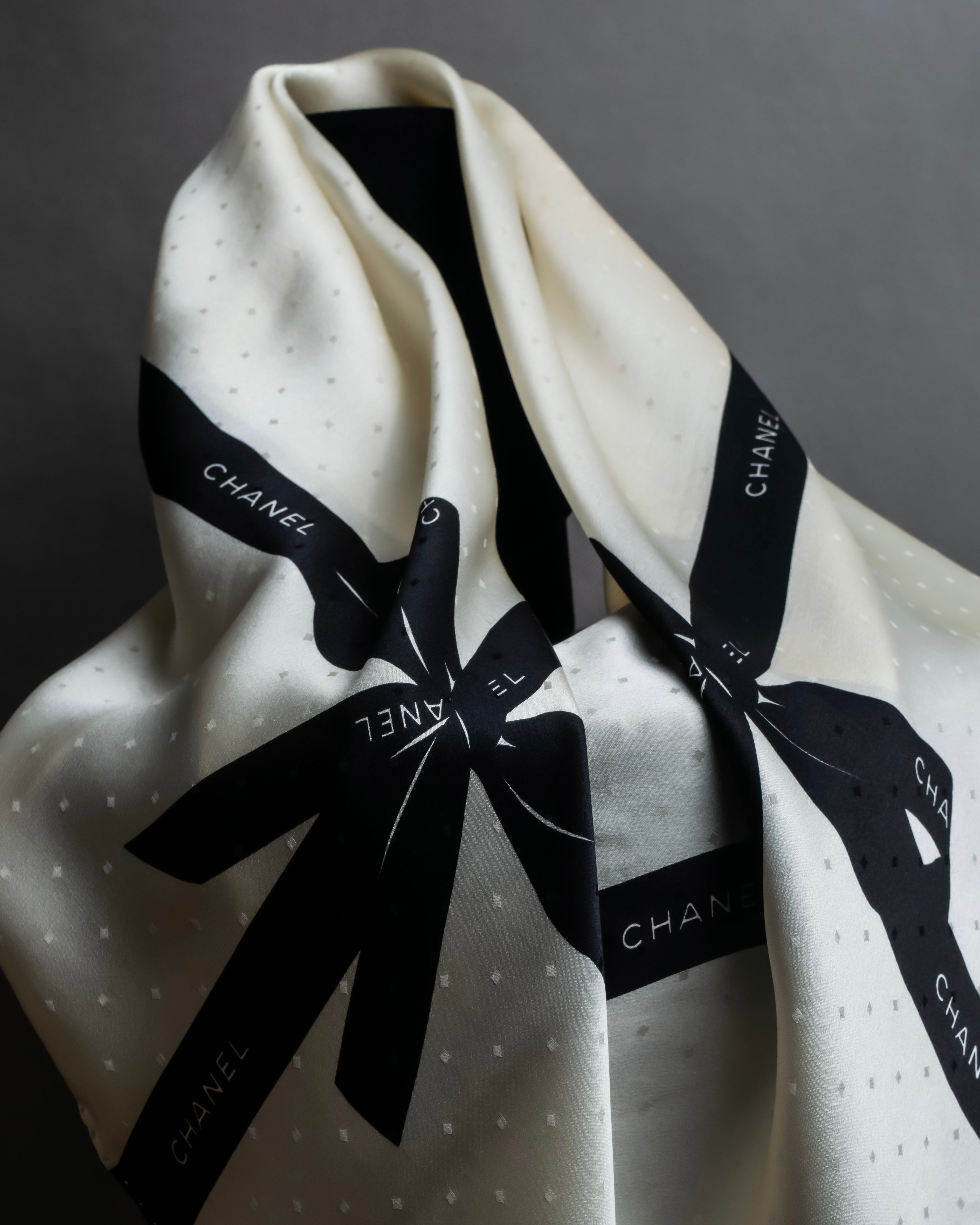 "CHANEL" Logo engraved ribbon motif design large scarf