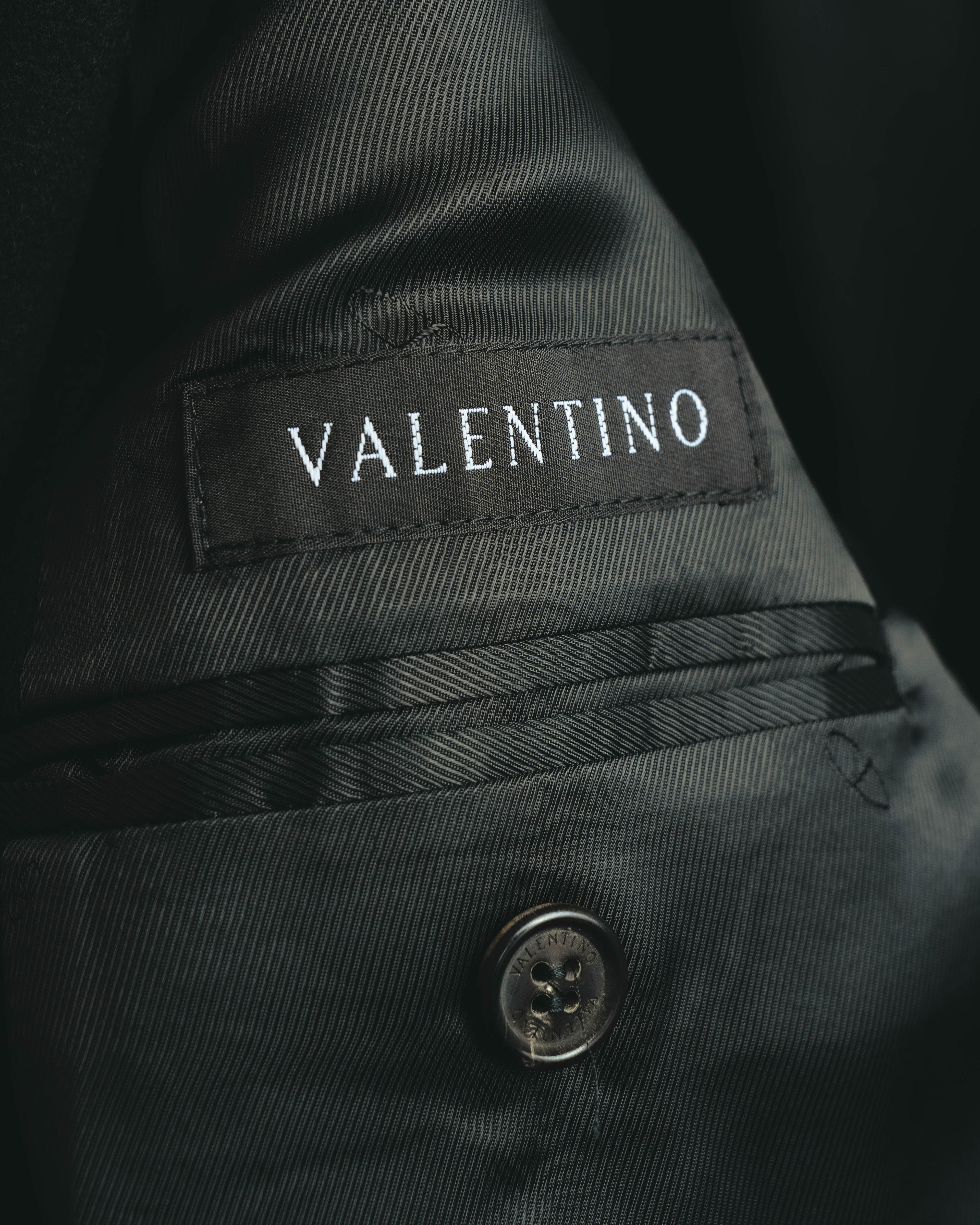 -SPECIAL- “VALENTINO” 2000’s Satin lapel single breasted wool coat