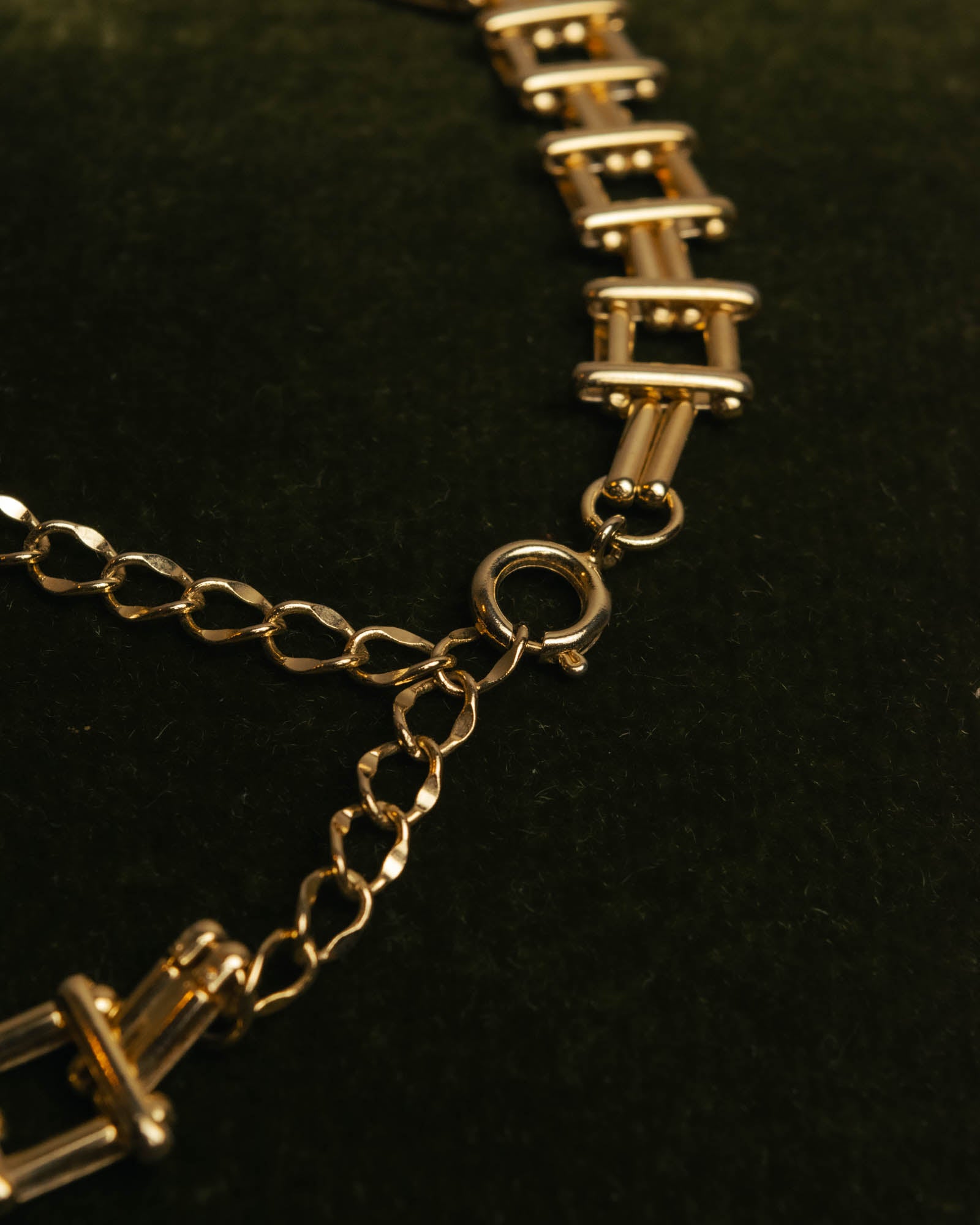 “Vintage“ Geometric link gold tone necklace