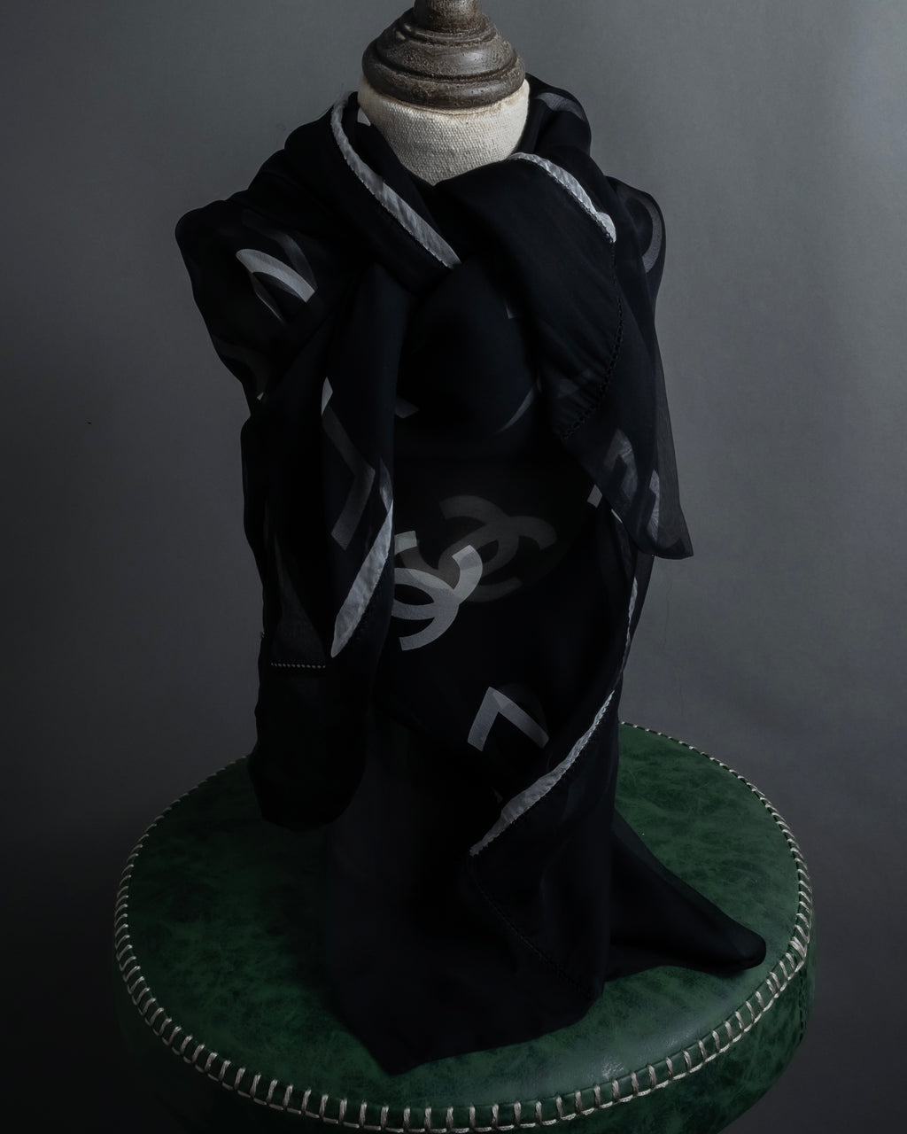 "CHANEL" Typography logo engraved large scarf