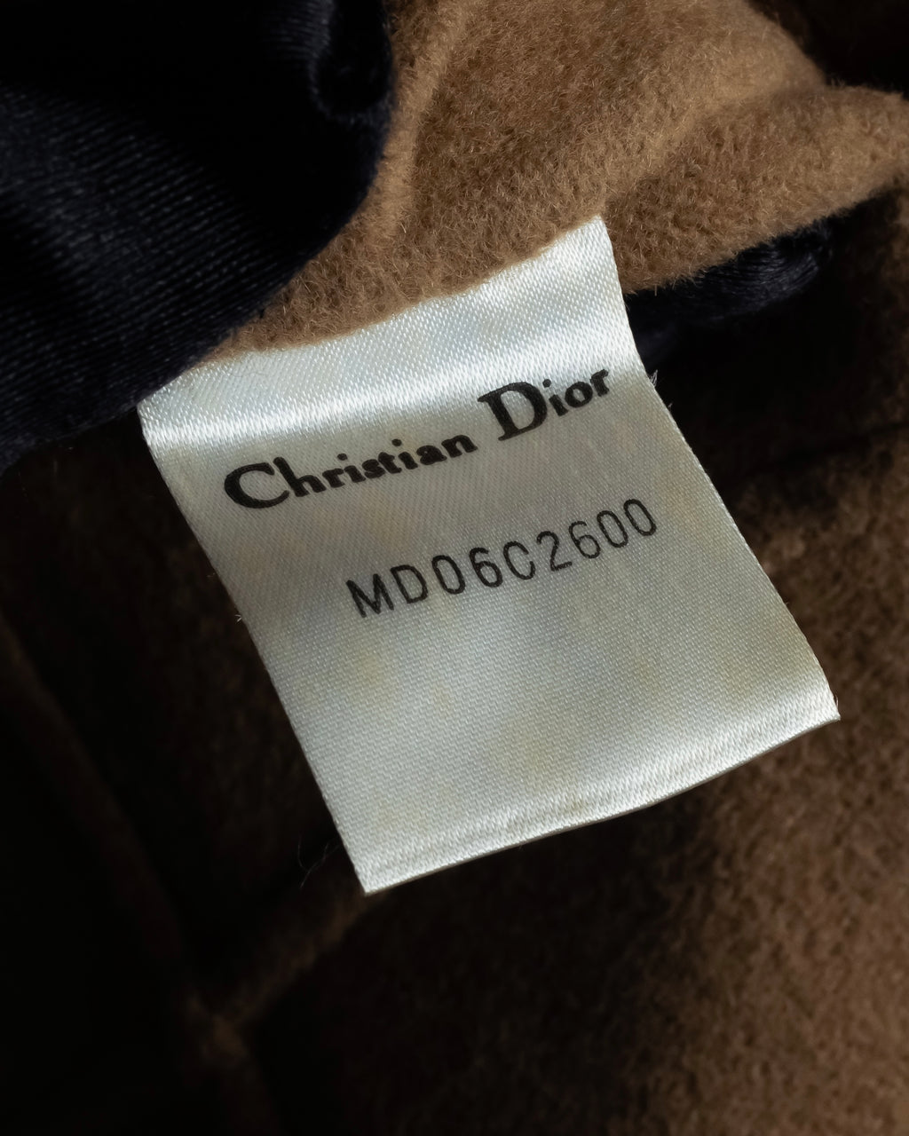 -SPECIAL- "Christian Dior" 80's-90's
Shaped flare silhouette collarless coat