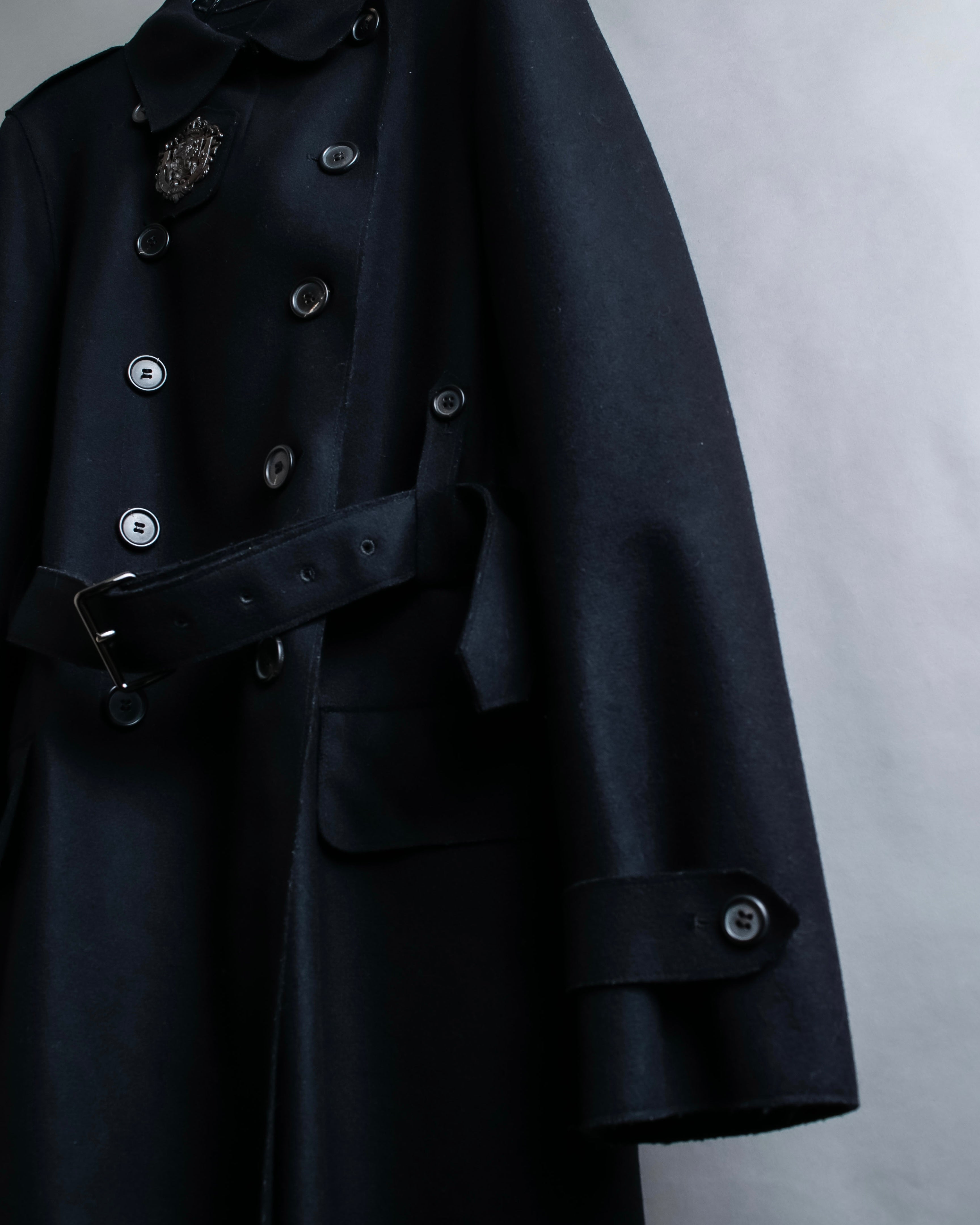 "MIU MIU" Crest brooch design belted trench coat