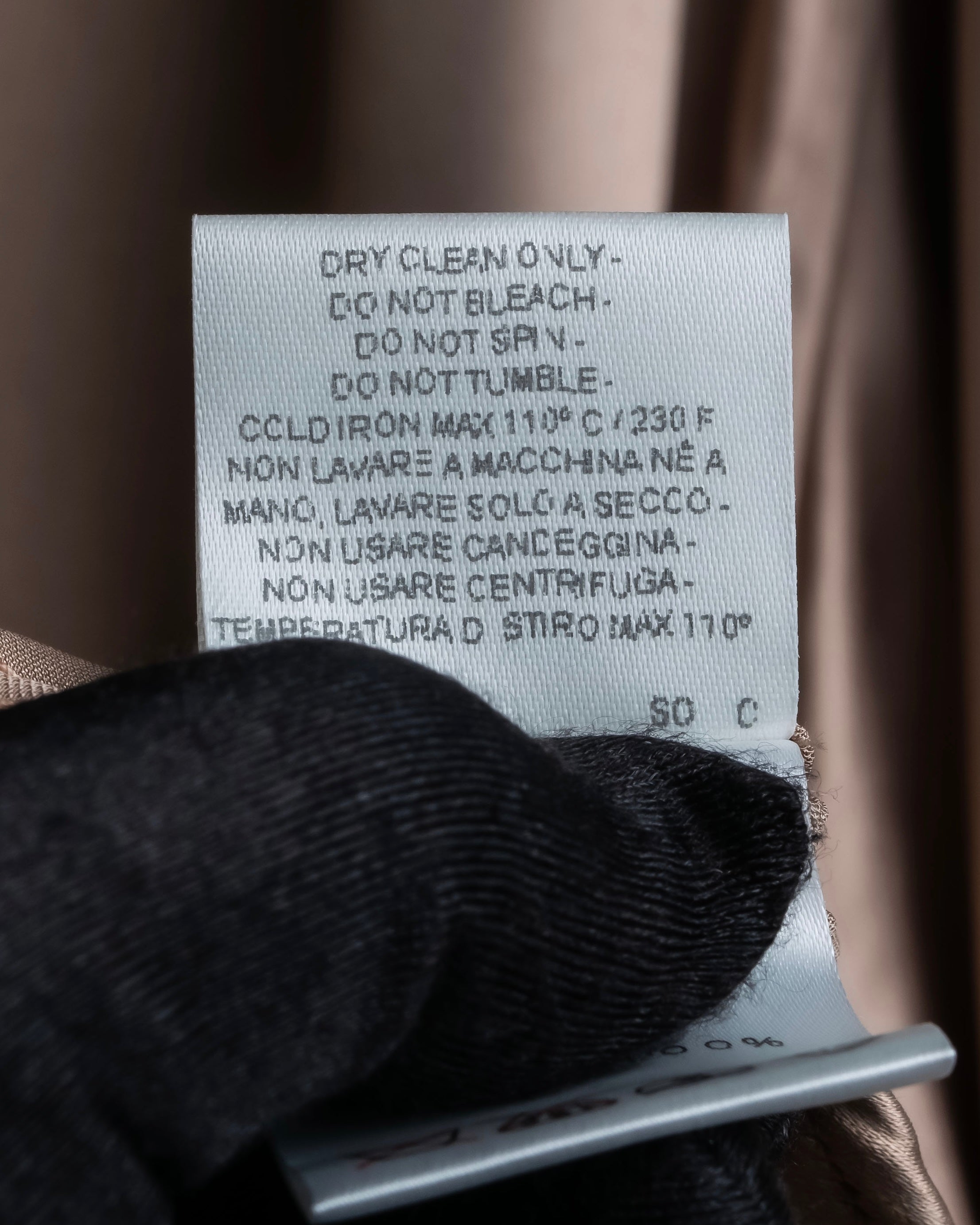 "GUCCI" Ecru beige glossy wide collar shirt