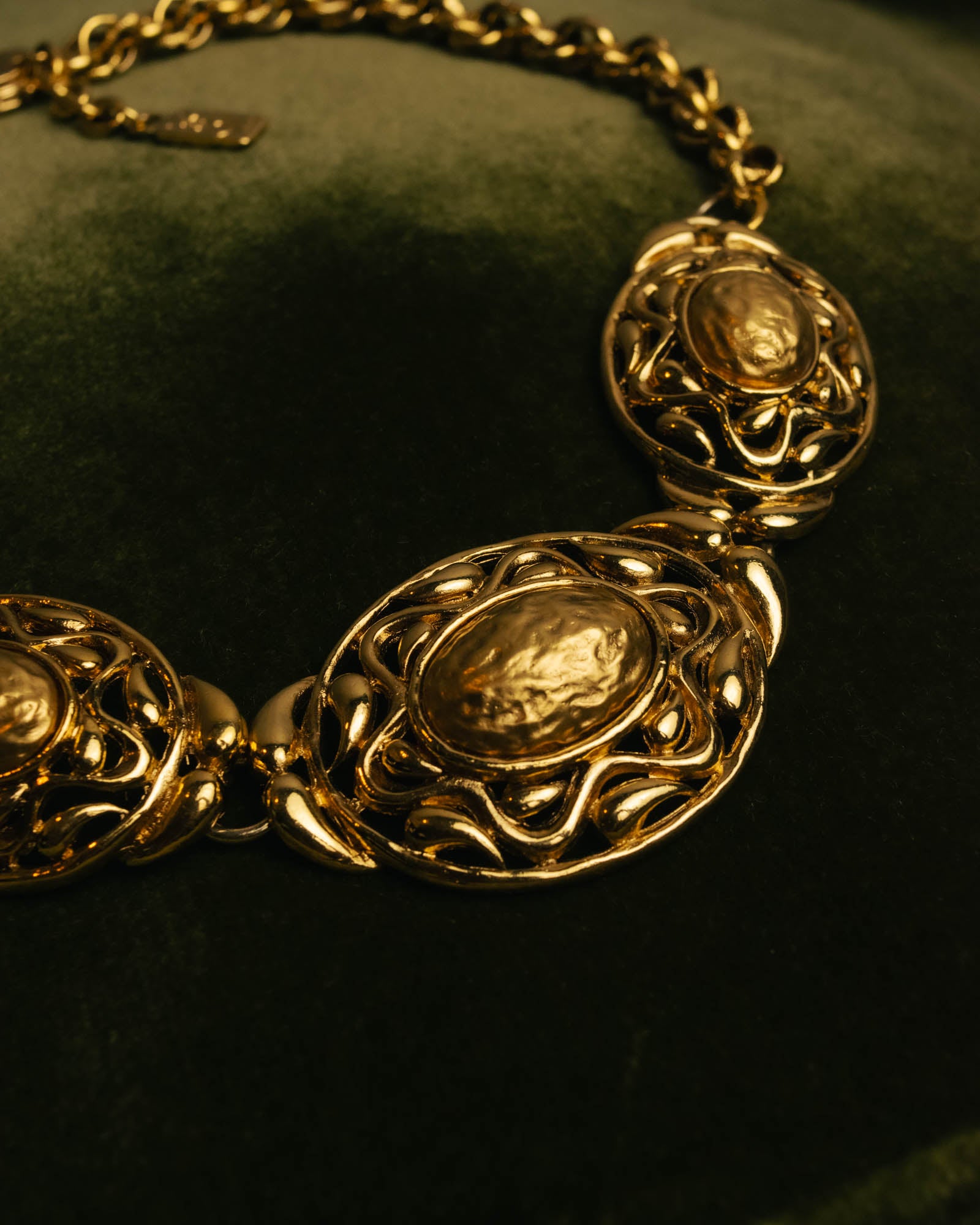 -SPECIAL- “YVES SAINT LAURENT” 80’s-90’s Baroque statement necklace