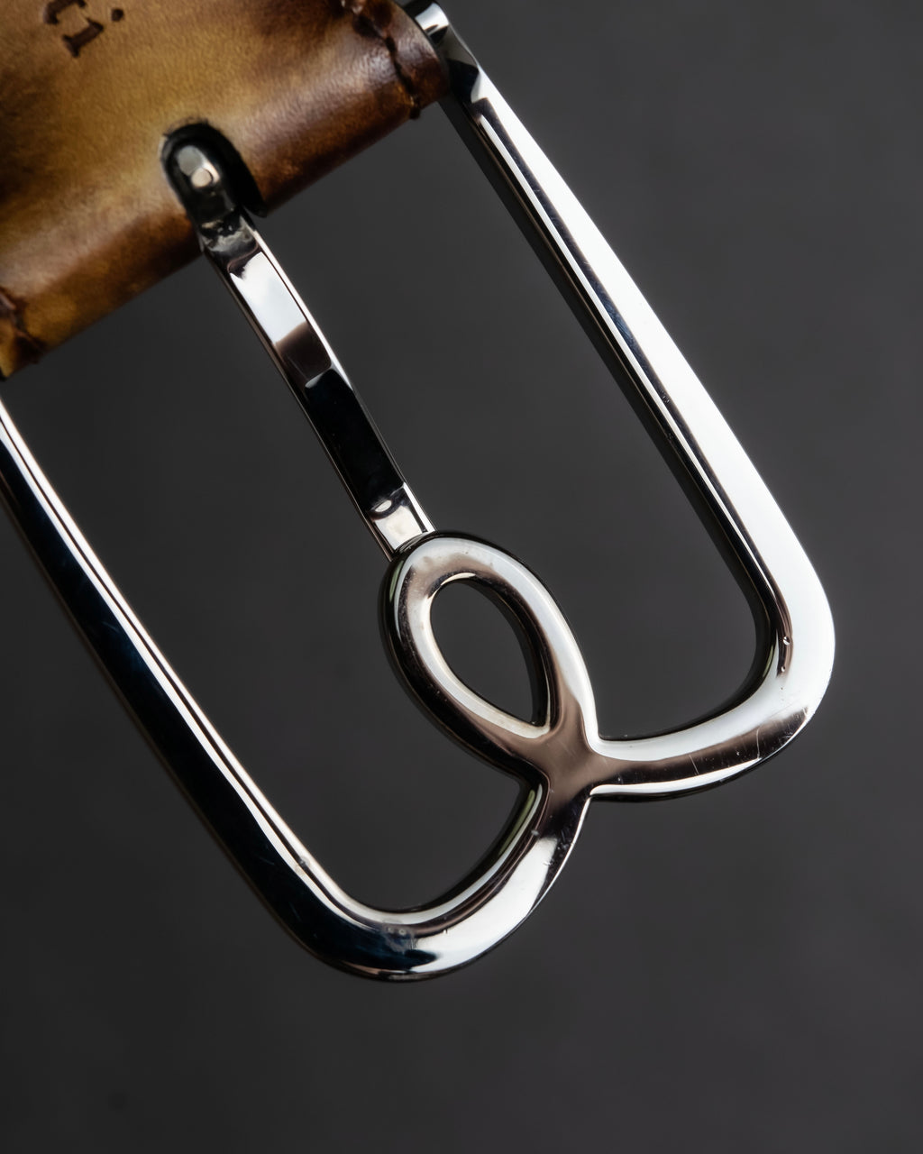 "Berluti" Patina finish curved buckle leather belt