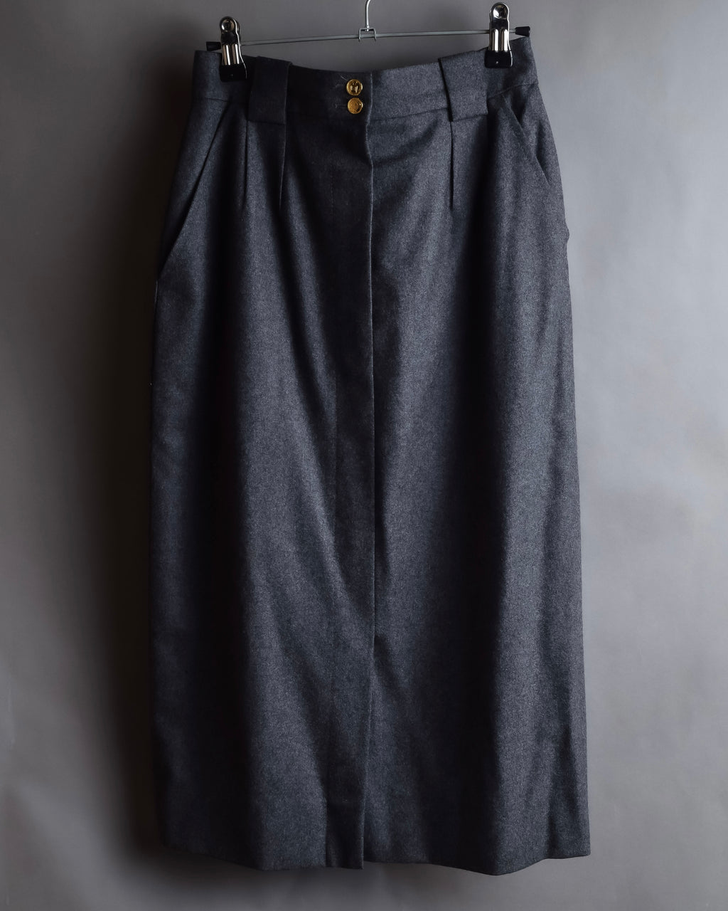 "CHANEL" 90's Gold button design straight line skirt