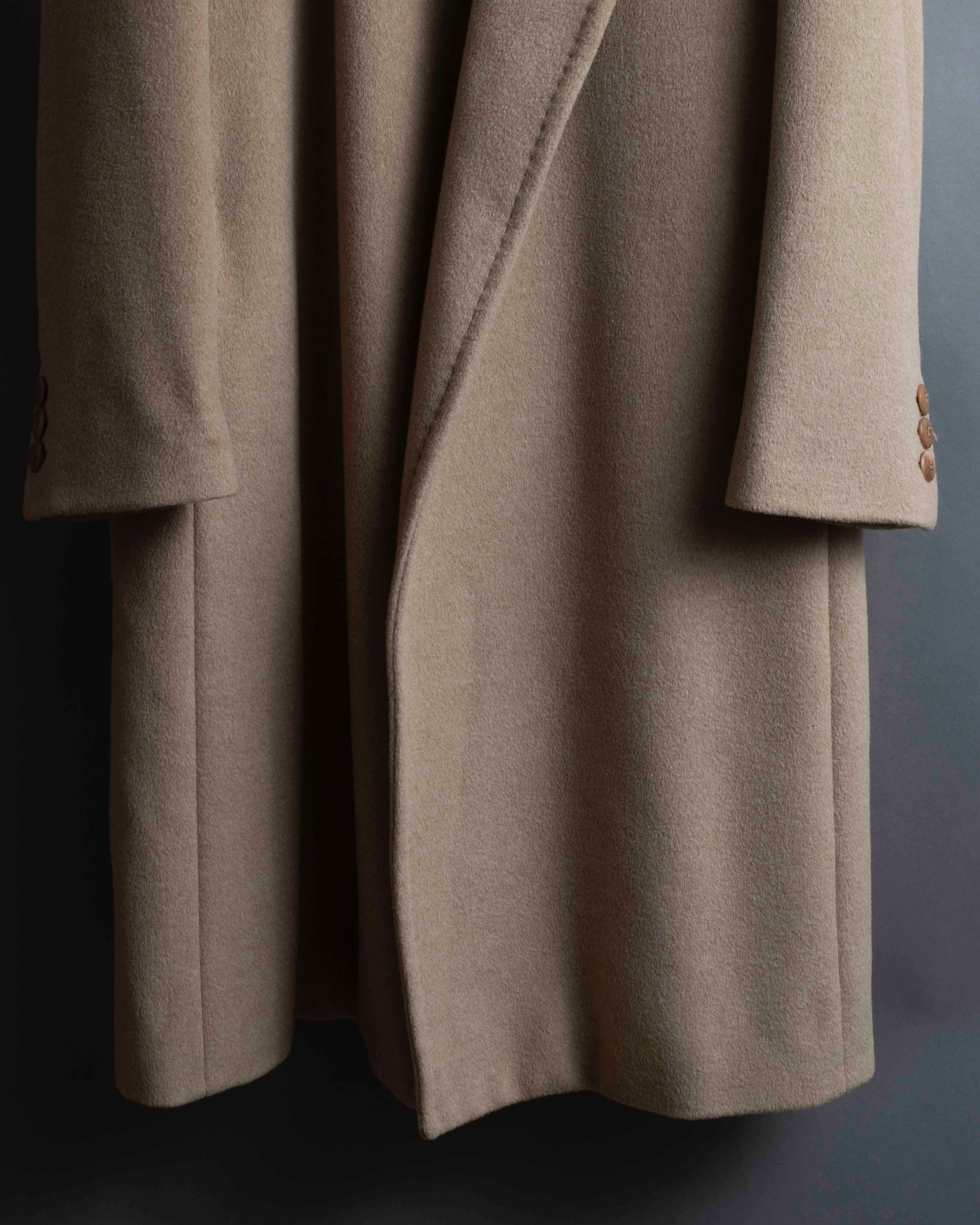 "Max Mara" Buttonless straight line beige chester coat
