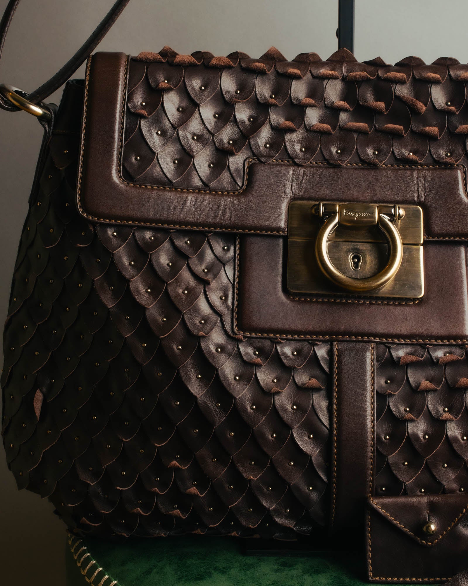 -SPECIAL- “Salvatore Ferragamo” 00’s-10’s Leather scale appliqué gancini shoulder bag
