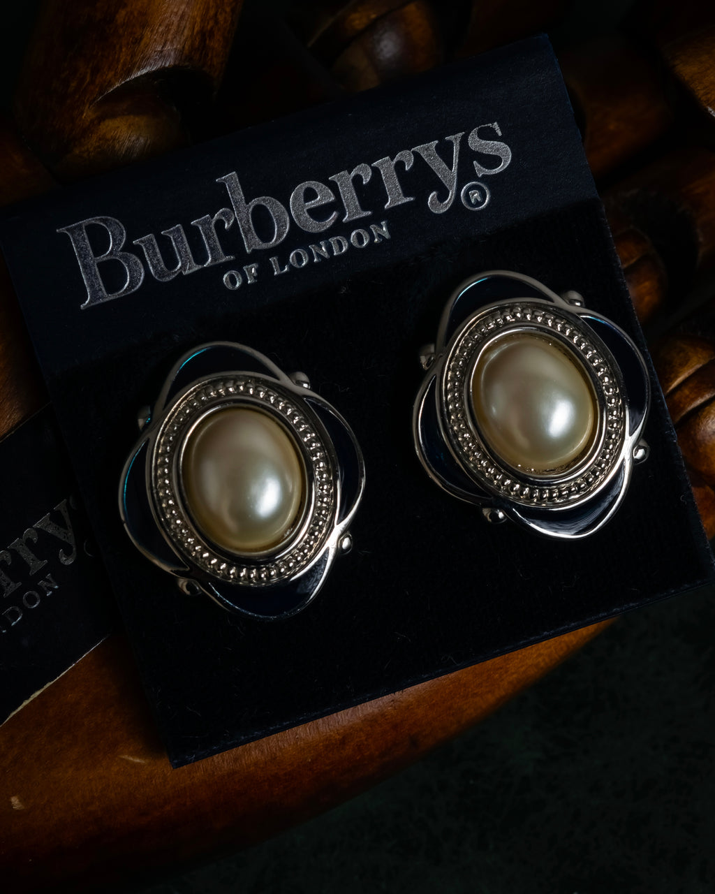 "Burberrys" 80’s–90’s pearl cabochon clip earrings