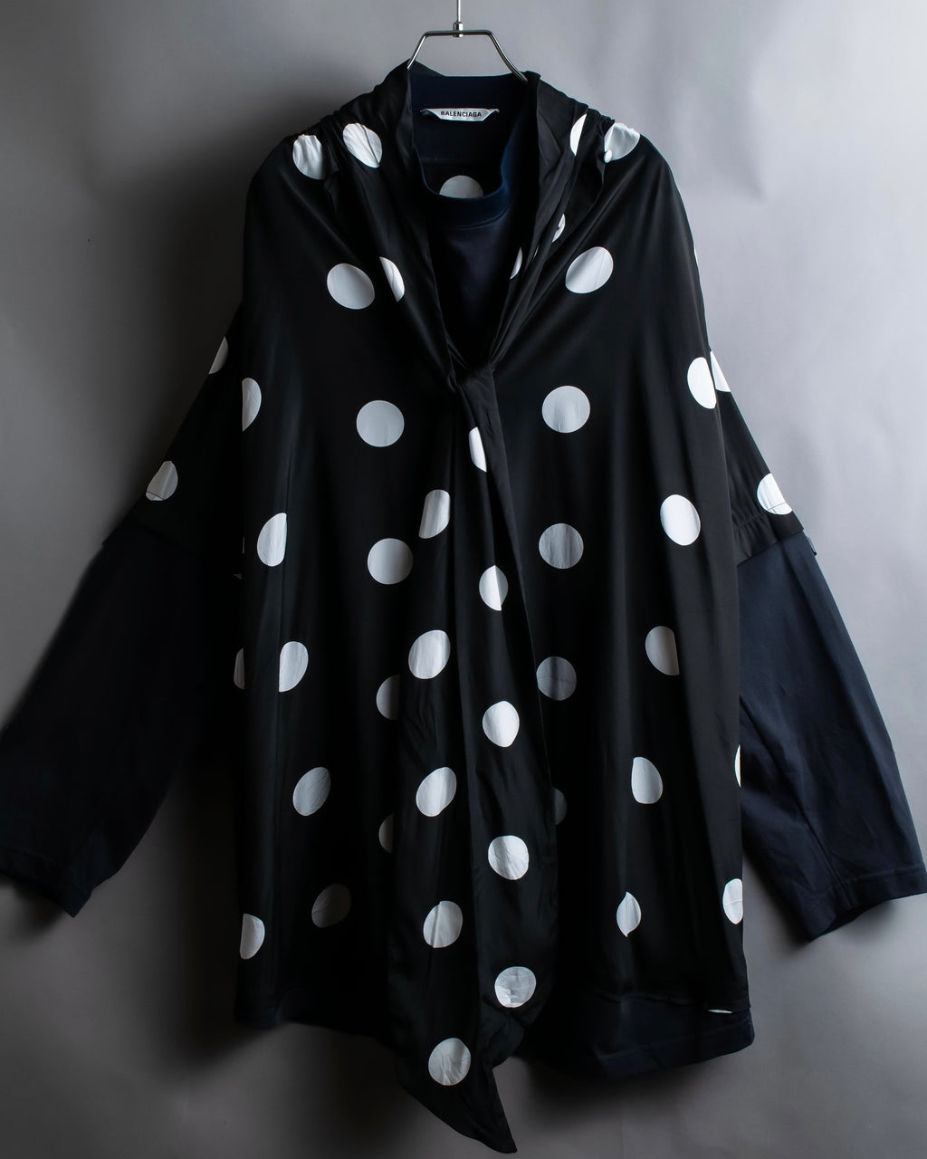 "BALENCIAGA" Polka dot flying squirrel silhouette bow tie dress