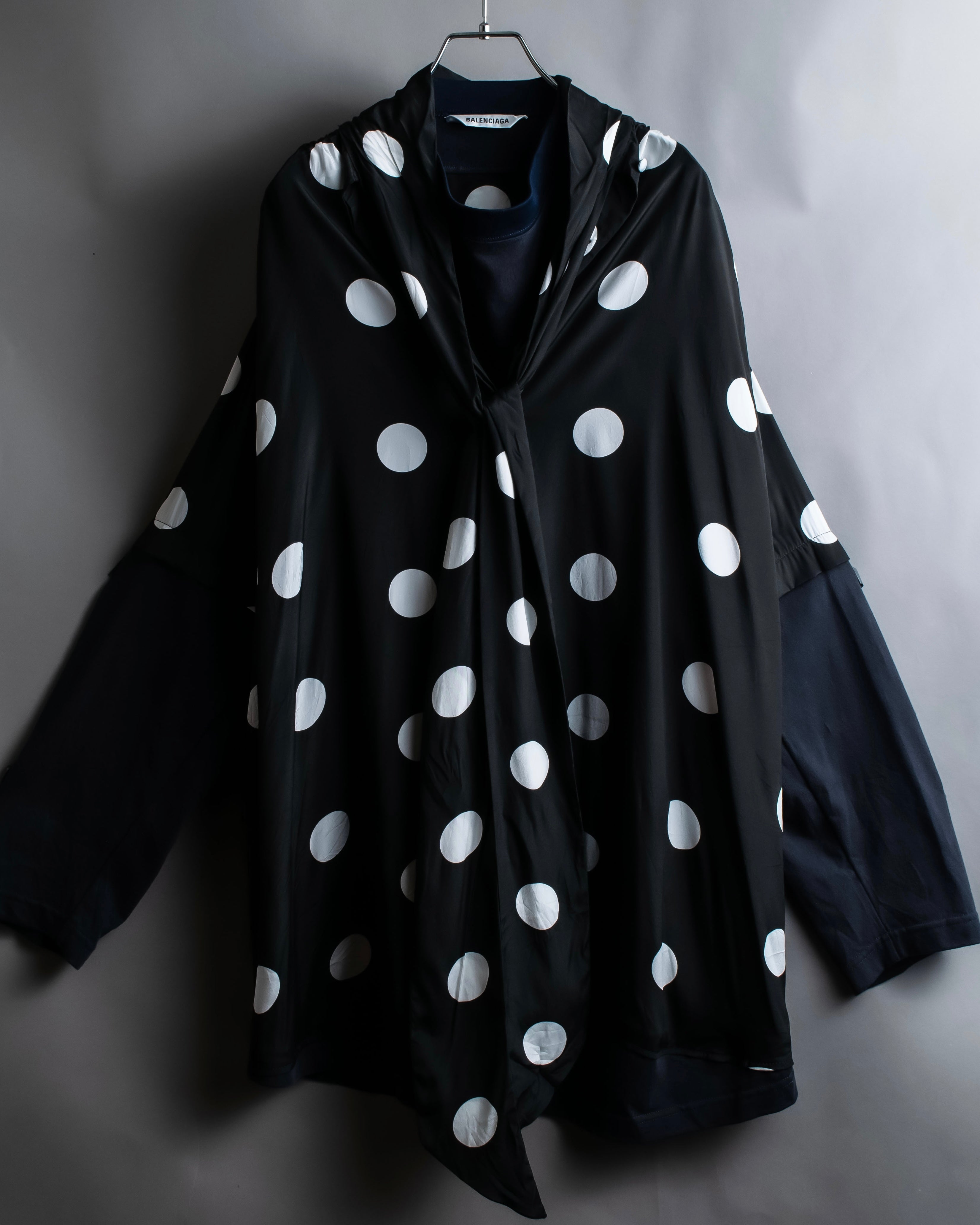 "BALENCIAGA" Polka dot flying squirrel silhouette bow tie dress