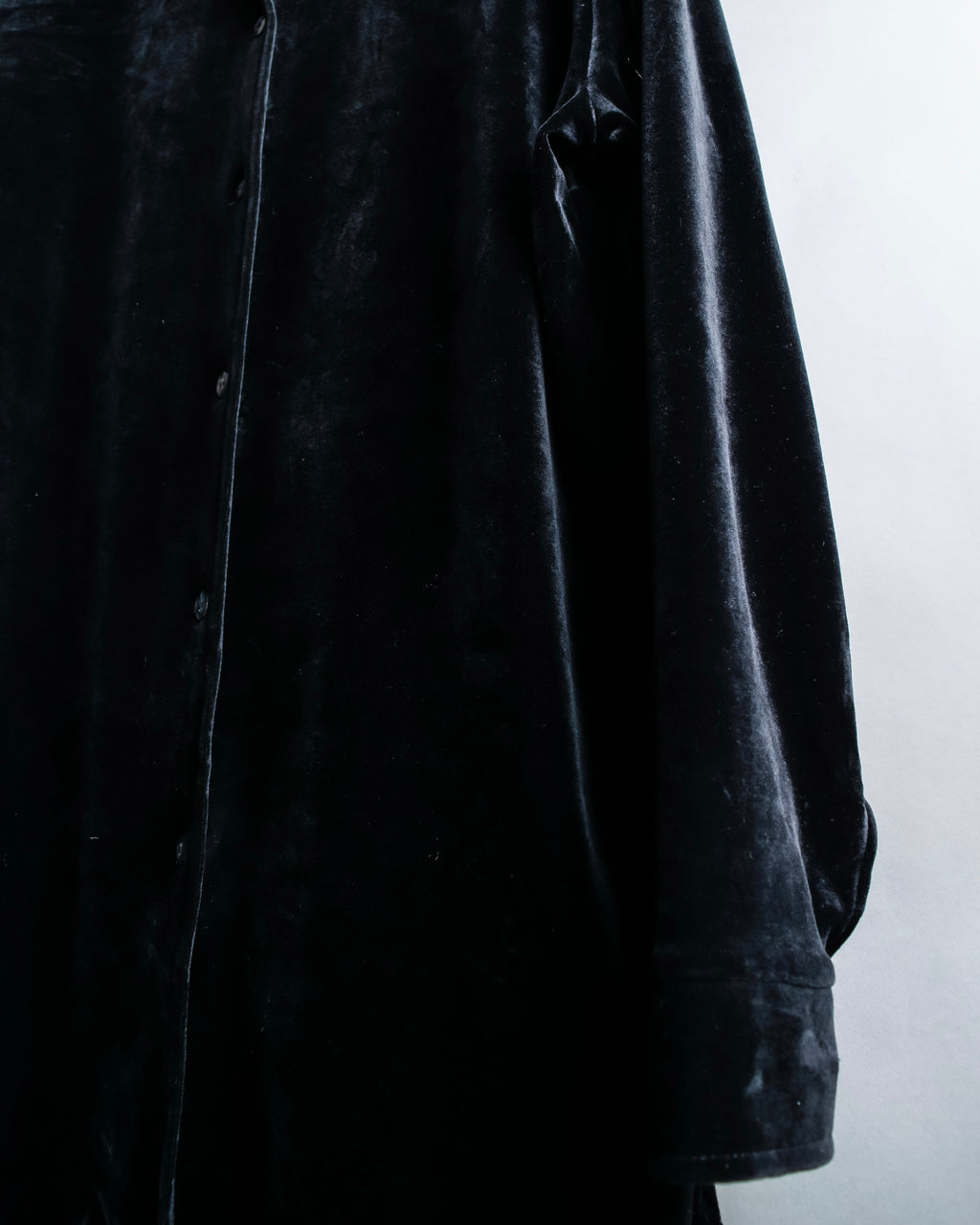 "EXPRESS" Beautiful glossy regular color velour shirt