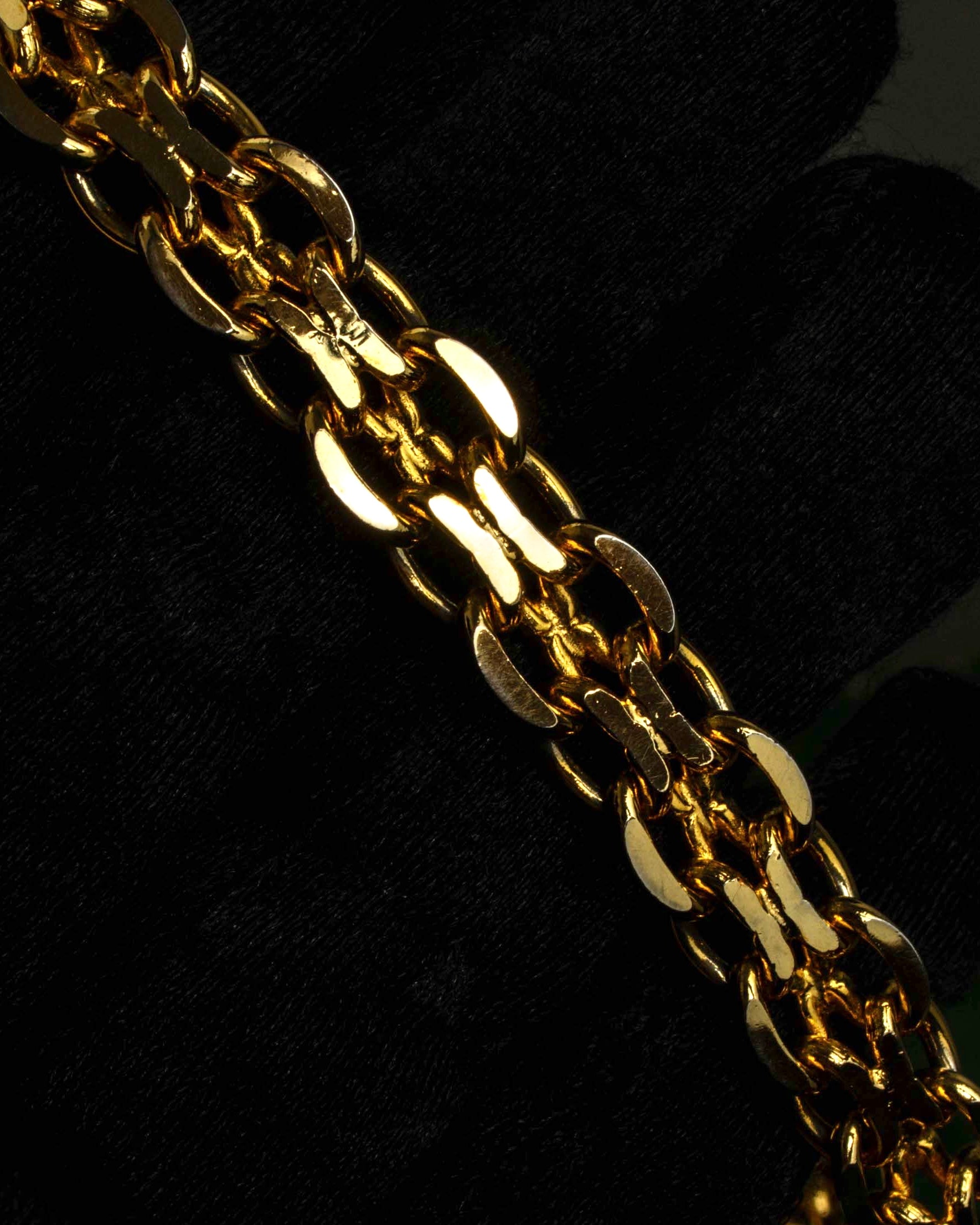 "GUCCI" Filigree vintage design chain shoulder leather bag