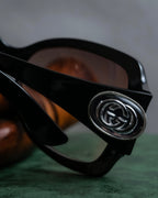 "GUCCI" Butterfly frame GG logo engraved sunglasses