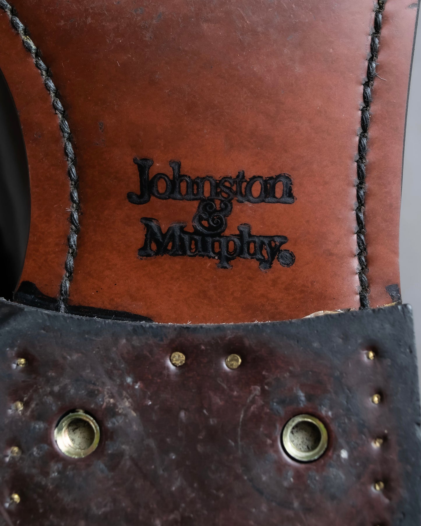 "Johnston & Murphy" Logo engraved fringe design leather shoes