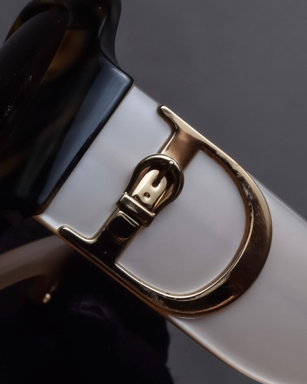 "Christian Dior" Tortoiseshell buckle detail sunglasses