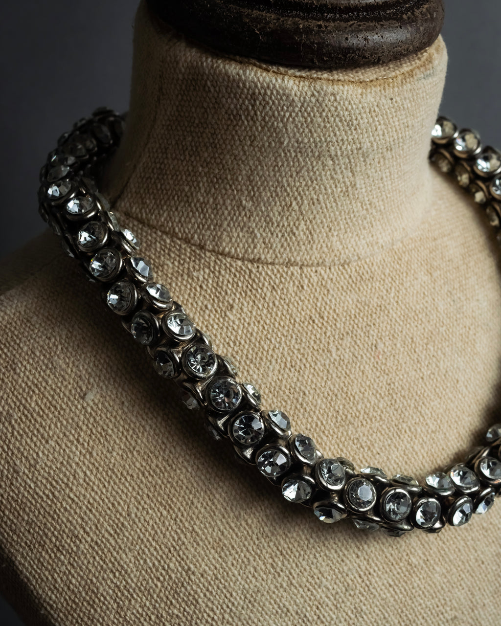 "DRIES VAN NOTTEN" 2022's Double crystal detail magnetic choker