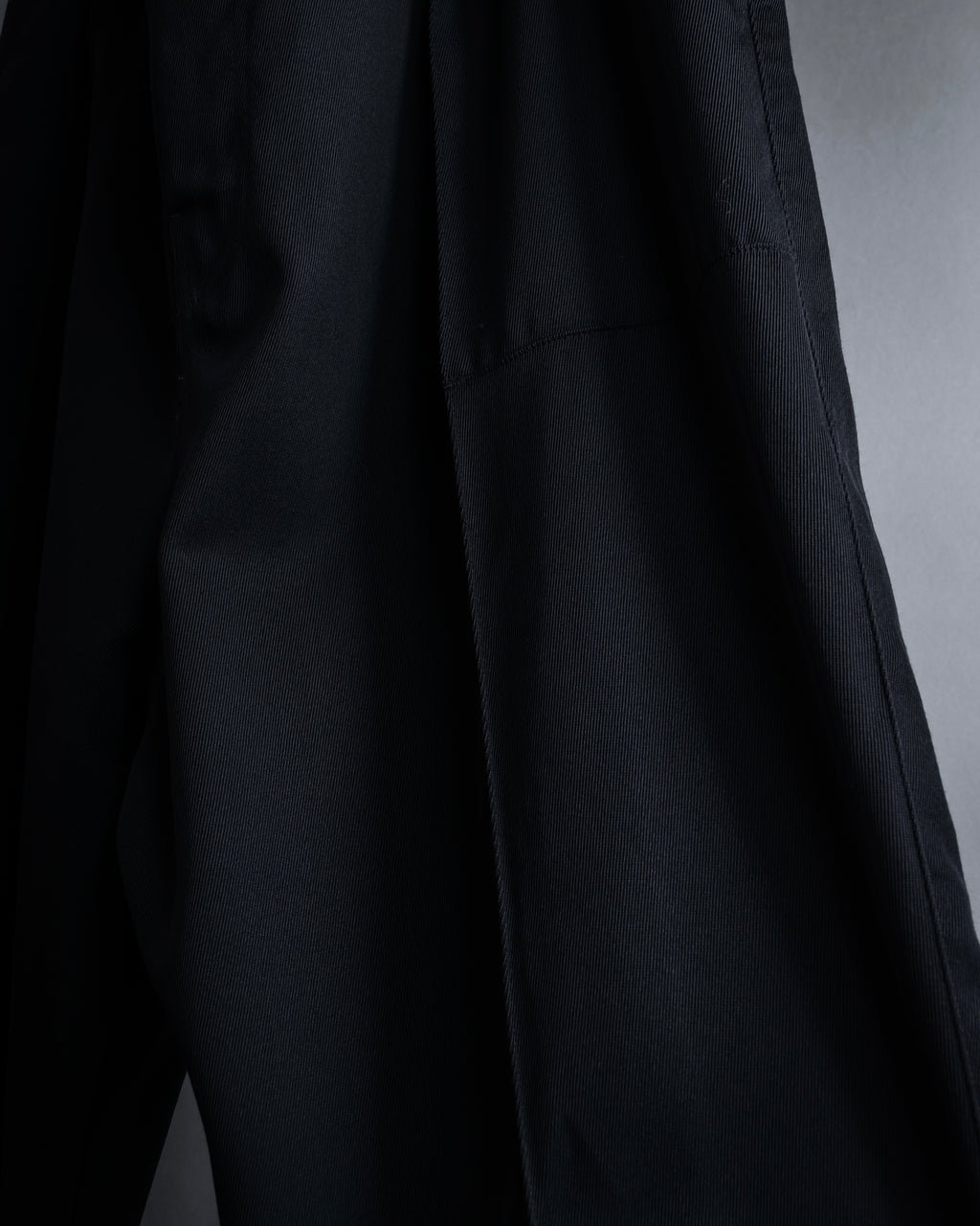 "LOEWE" Three-dimensional pattern design wide slacks