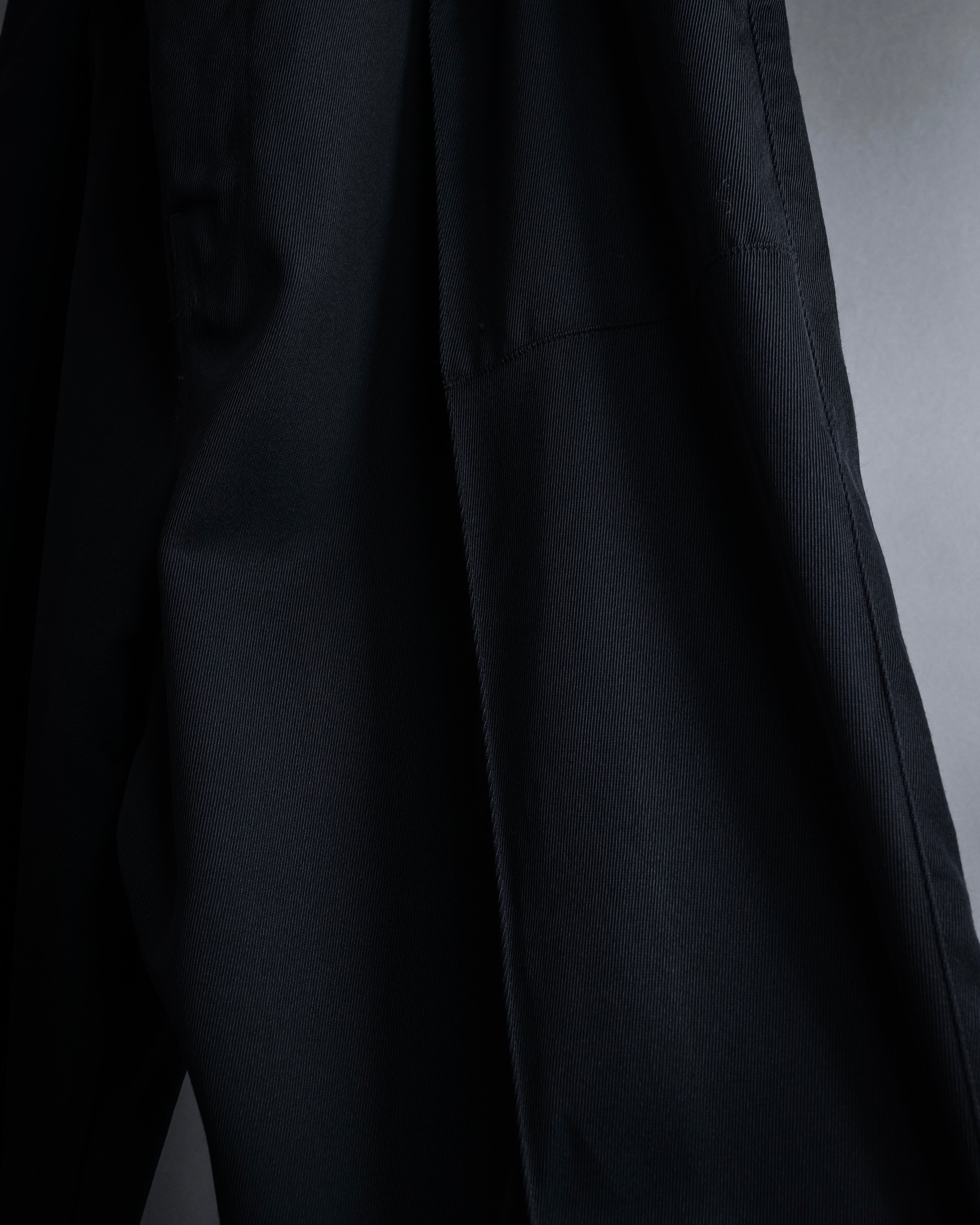 "LOEWE" Three-dimensional pattern design wide slacks