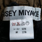 "ISSEY MIYAKE" Gathered waist detail button slid flared skirt