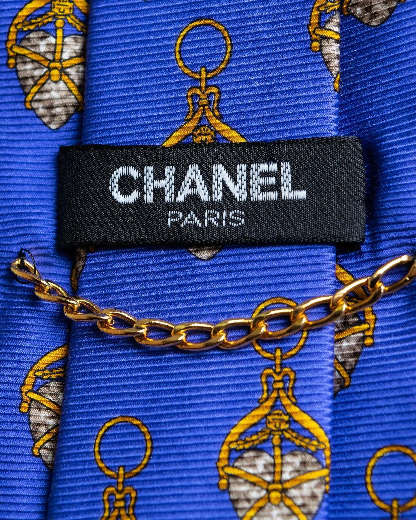 "CHANEL" Heart shaped gold parts pattern chain design neck tie