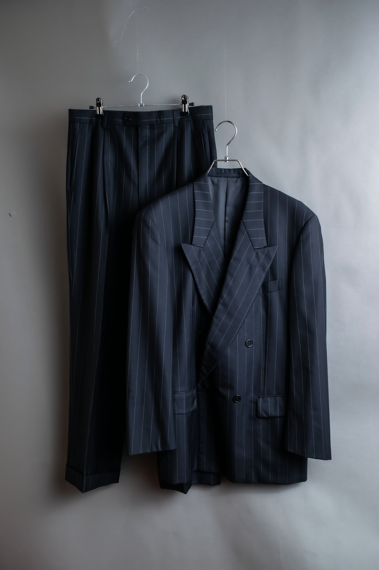 "YVES SAINT LAURENT" Peaked lapel double breasted tailored jacket ＆wide tapered slacks striped set up