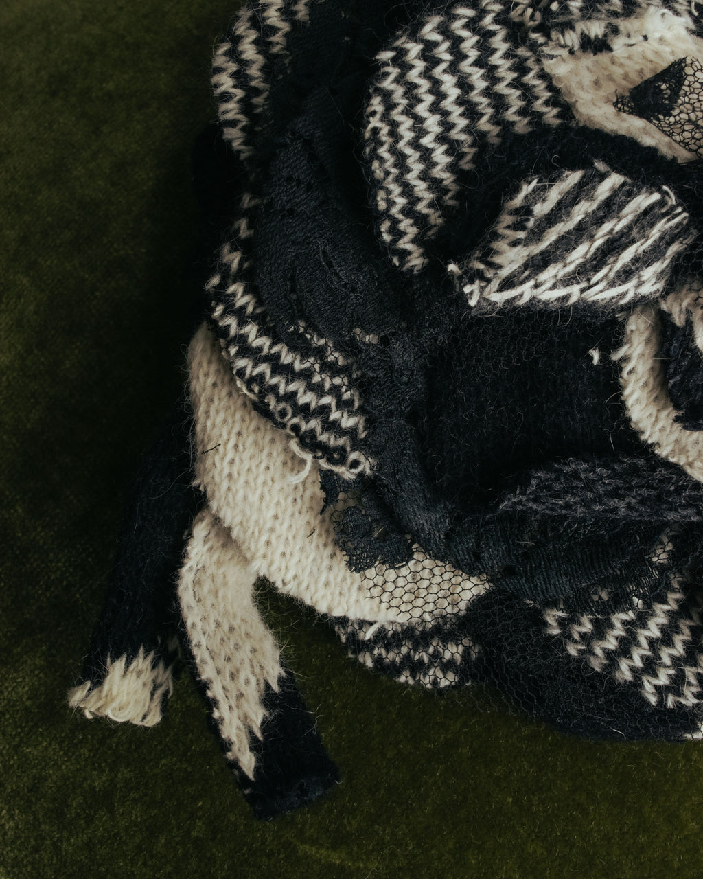 -SPECIAL- “VALENTINO” 00’s houndstooth lace flower corsage