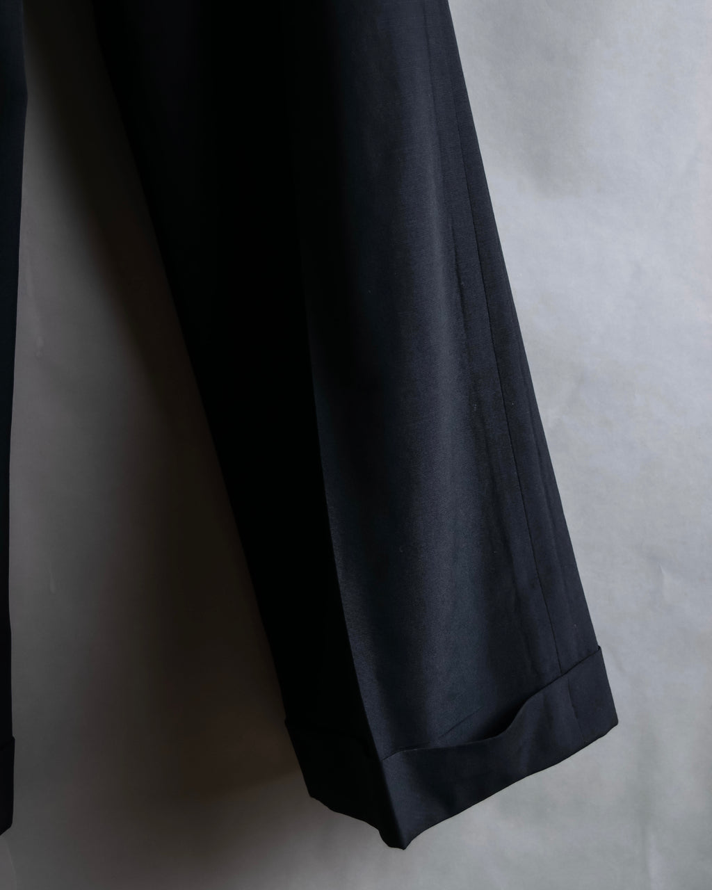 "JEAN PAUL GAULTIER FEMME"
 High-waisted straight draping slacks