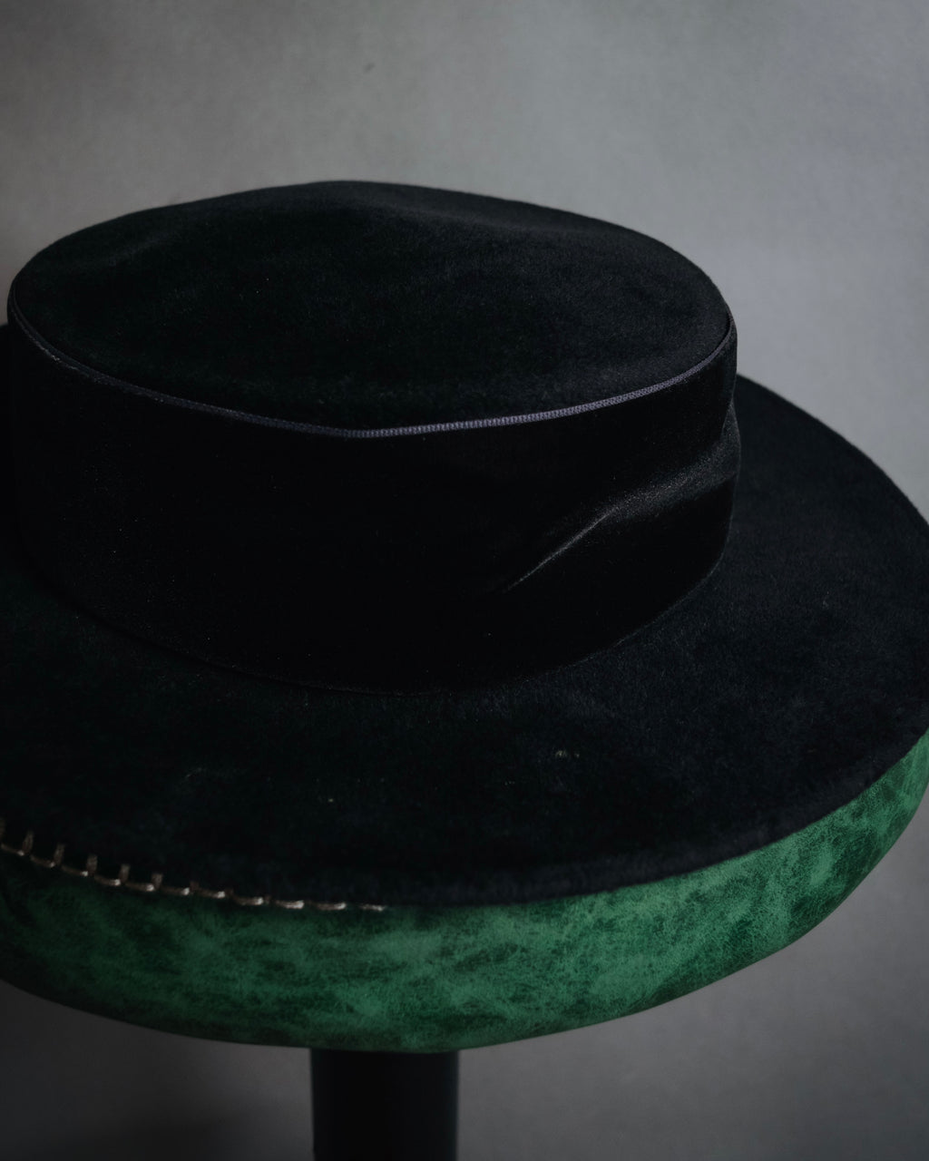 –SPECIAL– "CHANEL" 80’s fur felt velour boater hat